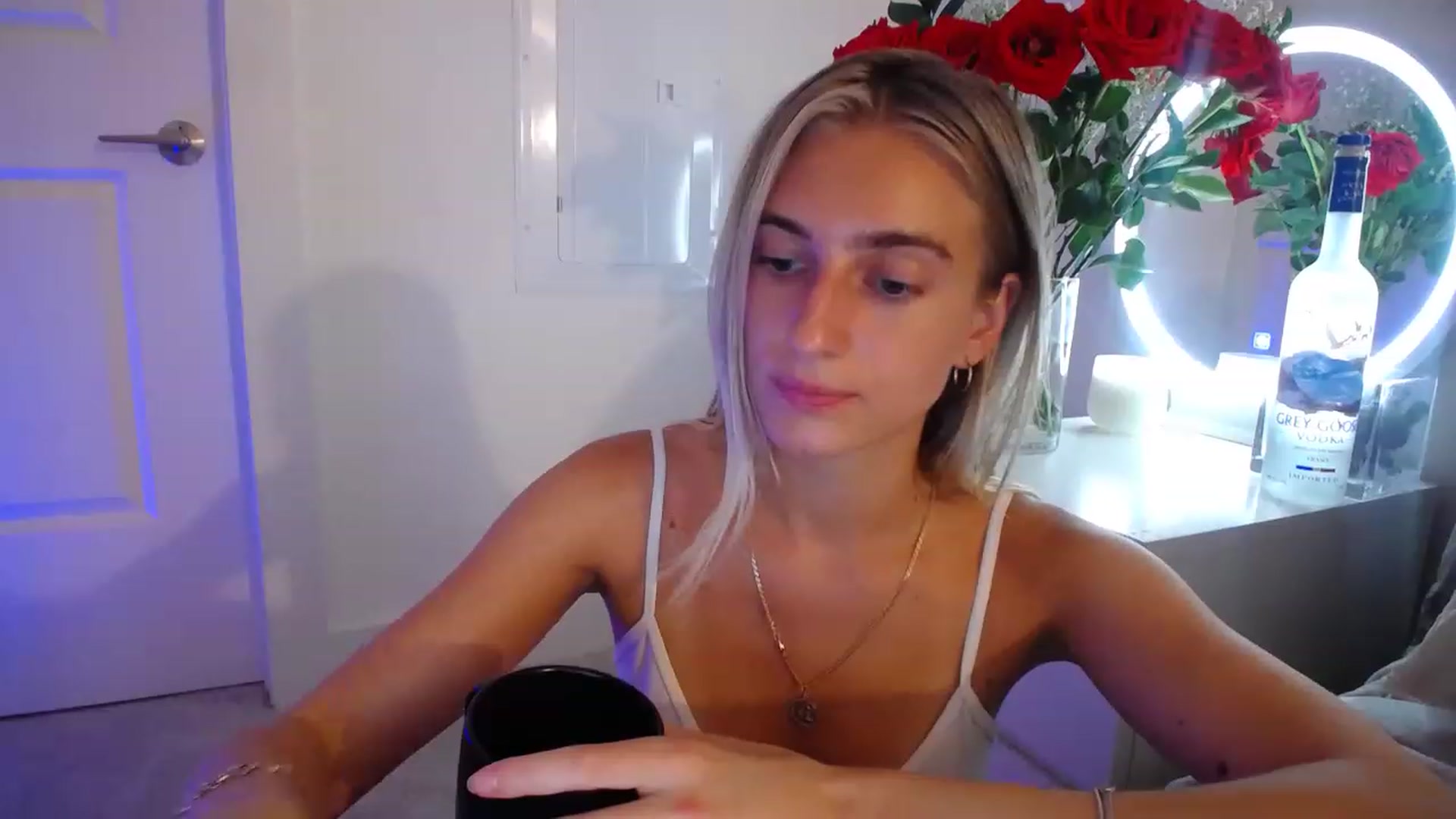 Gallery image thumbnail from Vodka_Queen's myfreecams stream on, 05/10/2023, 04:10 image 3 of 20
