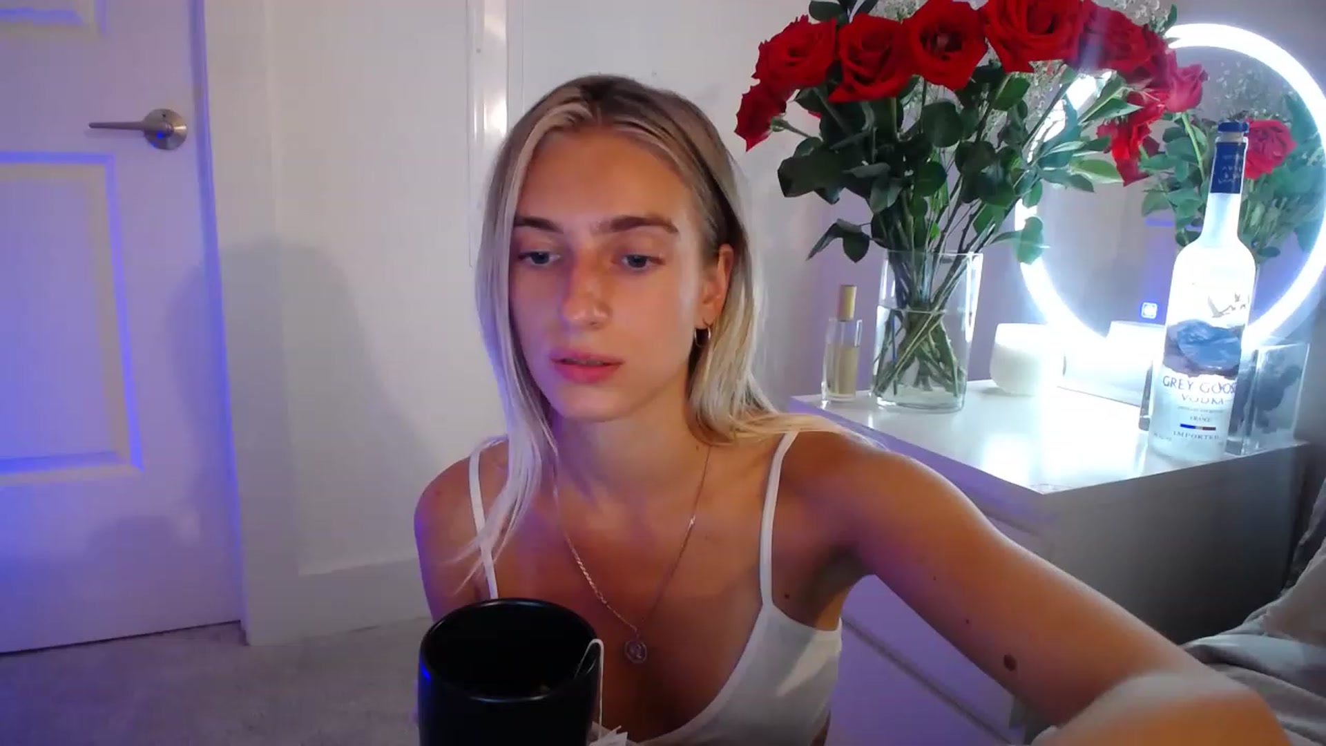 Gallery image thumbnail from Vodka_Queen's myfreecams stream on, 05/10/2023, 04:10 image 5 of 20