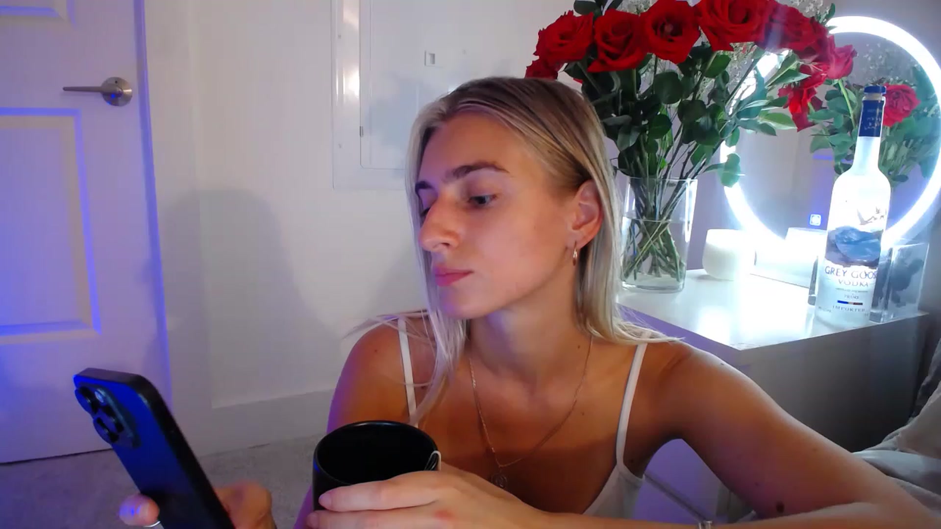 Gallery image thumbnail from Vodka_Queen's myfreecams stream on, 05/10/2023, 04:10 image 9 of 20