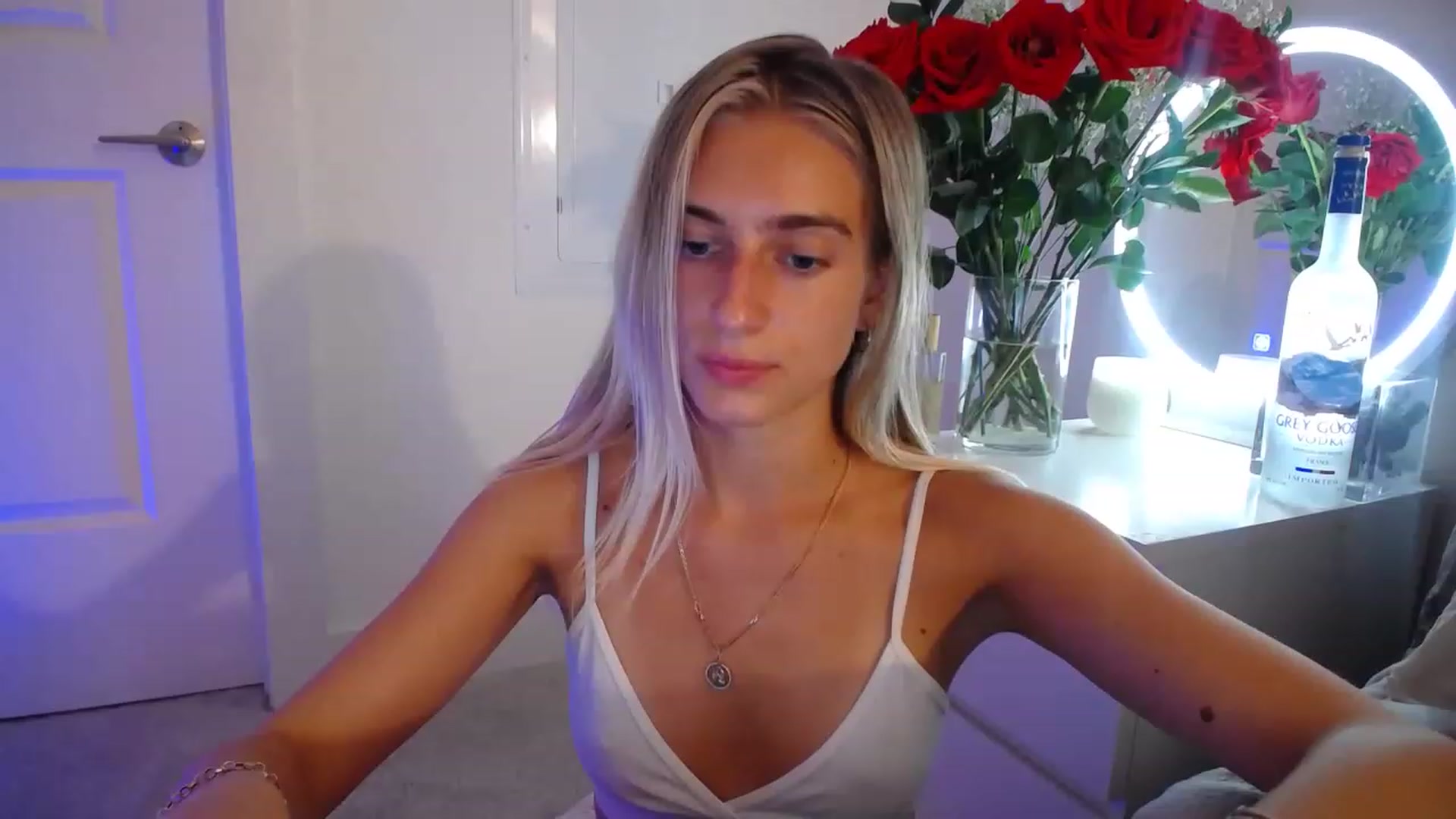 Gallery image thumbnail from Vodka_Queen's myfreecams stream on, 05/10/2023, 04:10 image 15 of 20