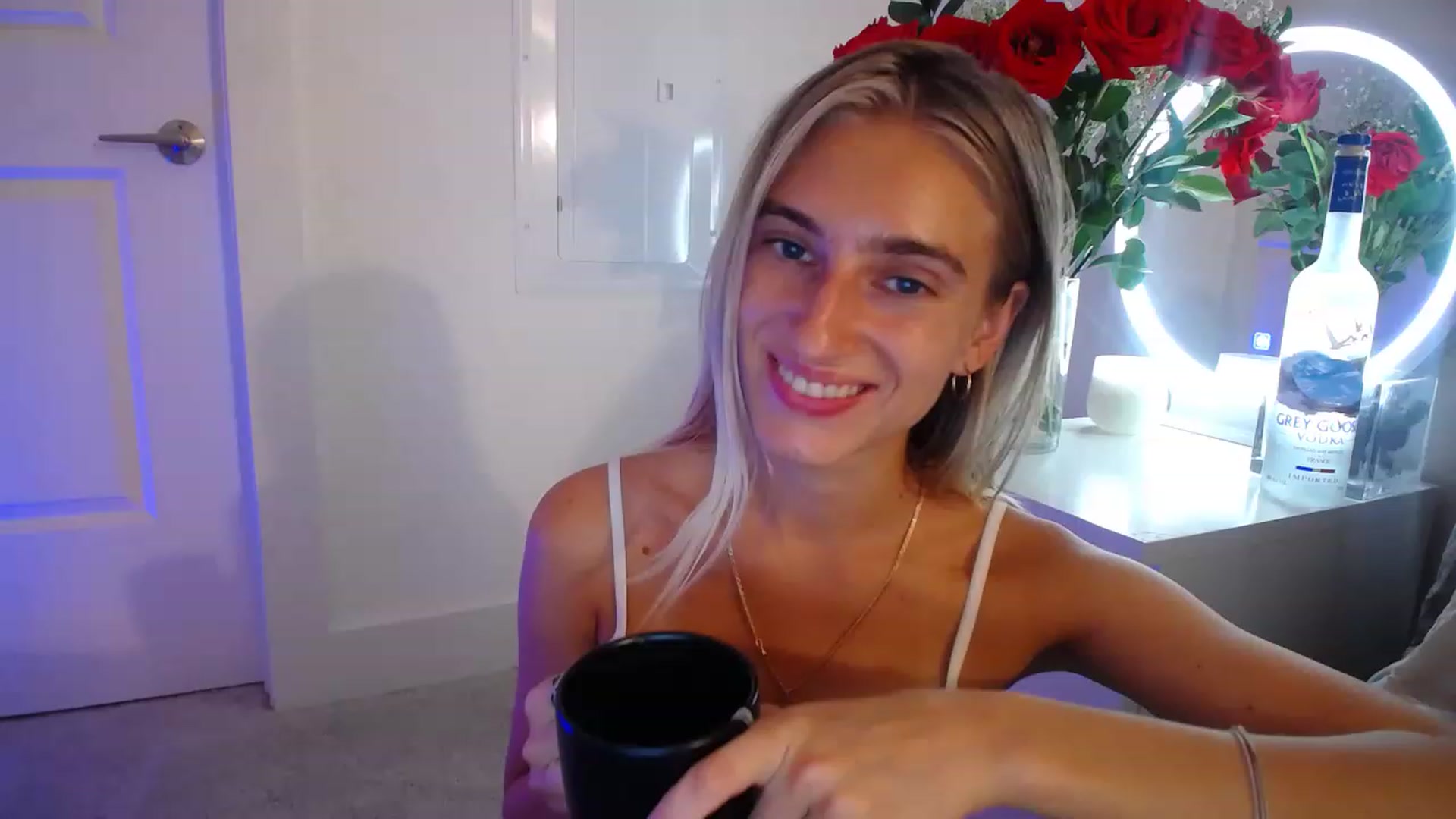 Gallery image thumbnail from Vodka_Queen's myfreecams stream on, 05/10/2023, 04:10 image 2 of 20