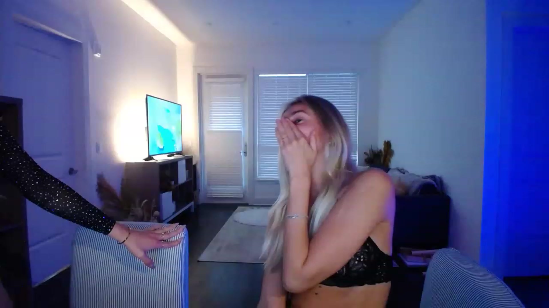 Gallery image thumbnail from Vodka_Queen's myfreecams stream on, 05/12/2023, 03:24 image 11 of 20