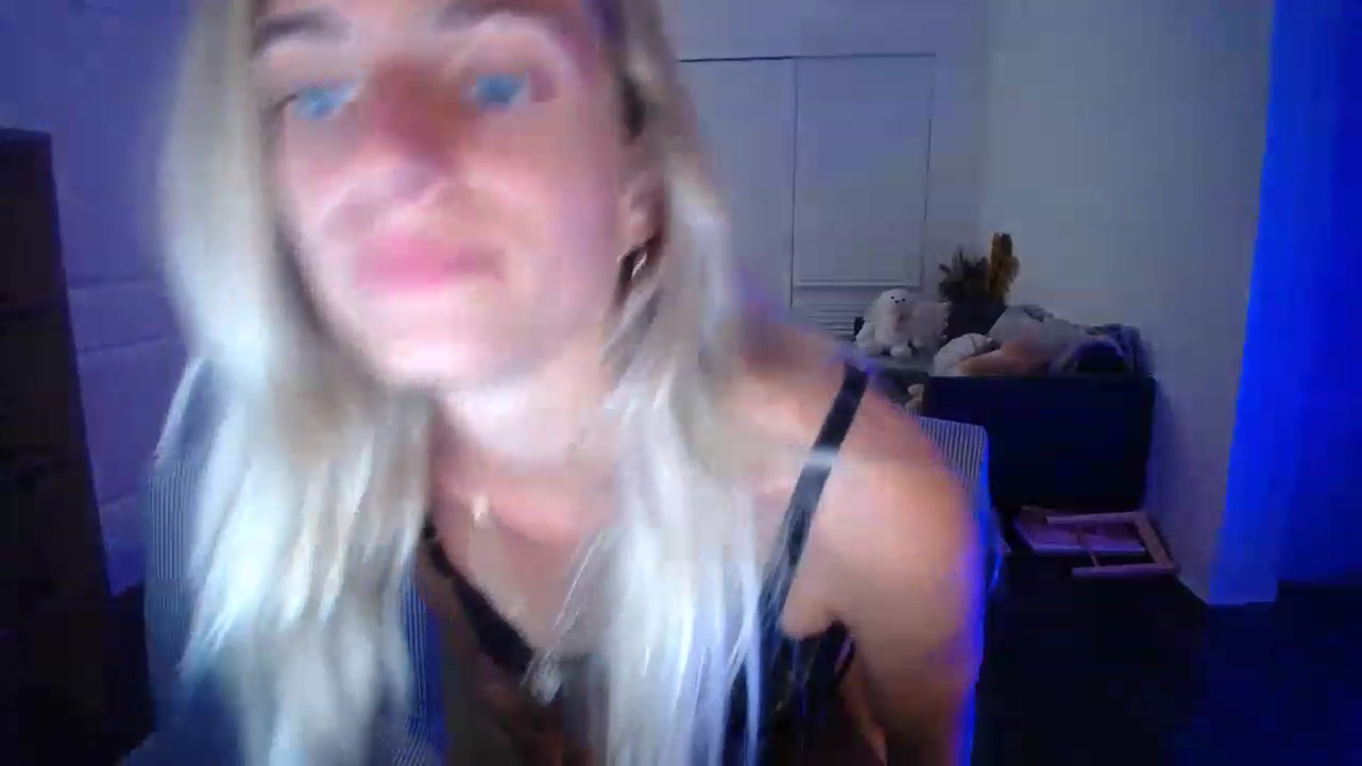 Gallery image thumbnail from Vodka_Queen's myfreecams stream on, 05/12/2023, 07:34 image 17 of 20