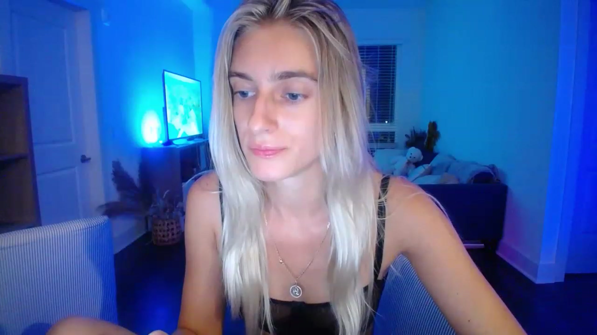 Gallery image thumbnail from Vodka_Queen's myfreecams stream on, 05/13/2023, 07:28 image 10 of 20