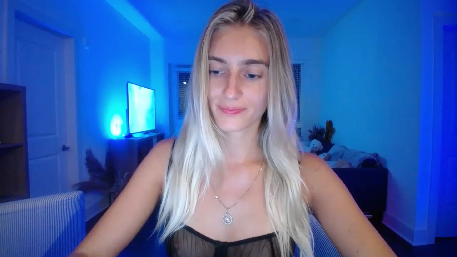 Gallery image thumbnail from Vodka_Queen's myfreecams stream on, 05/13/2023, 07:28 image 12 of 20