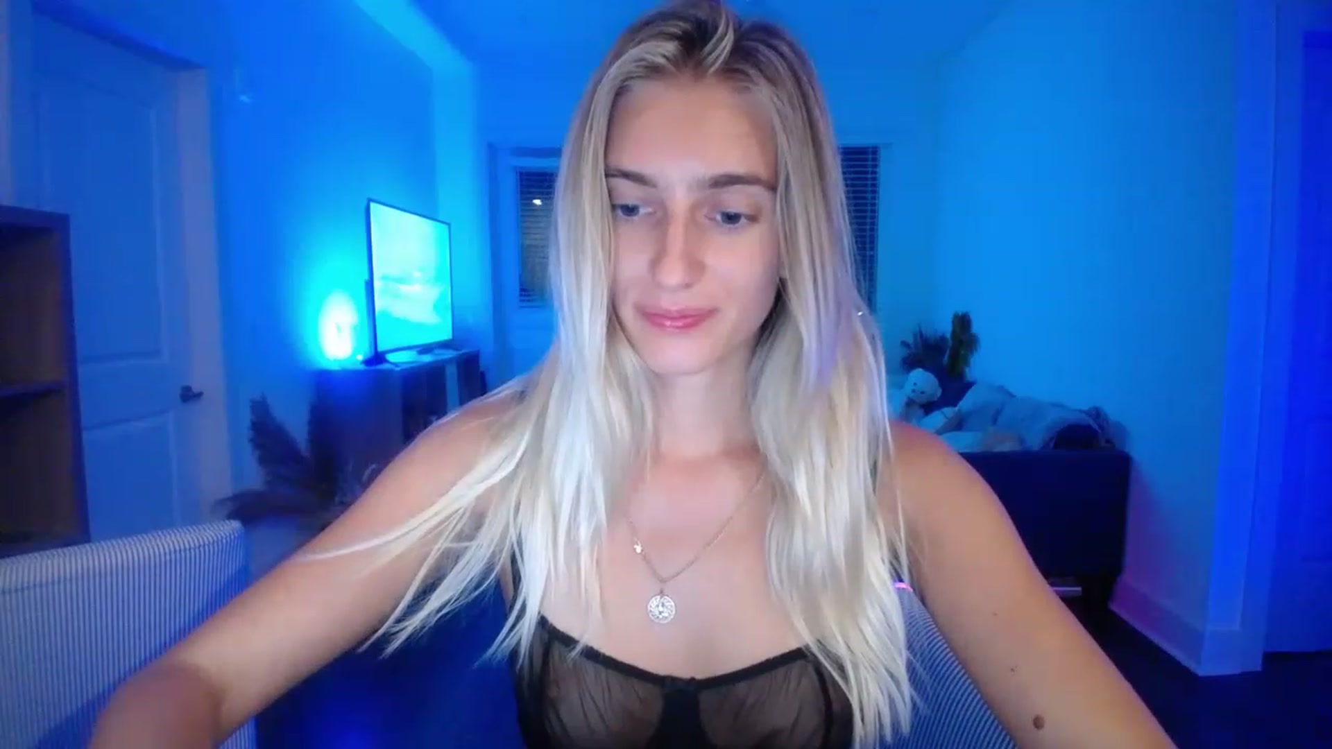 Gallery image thumbnail from Vodka_Queen's myfreecams stream on, 05/13/2023, 07:28 image 11 of 20