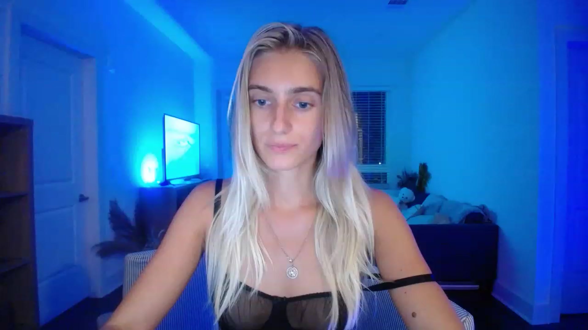 Gallery image thumbnail from Vodka_Queen's myfreecams stream on, 05/13/2023, 08:12 image 18 of 20