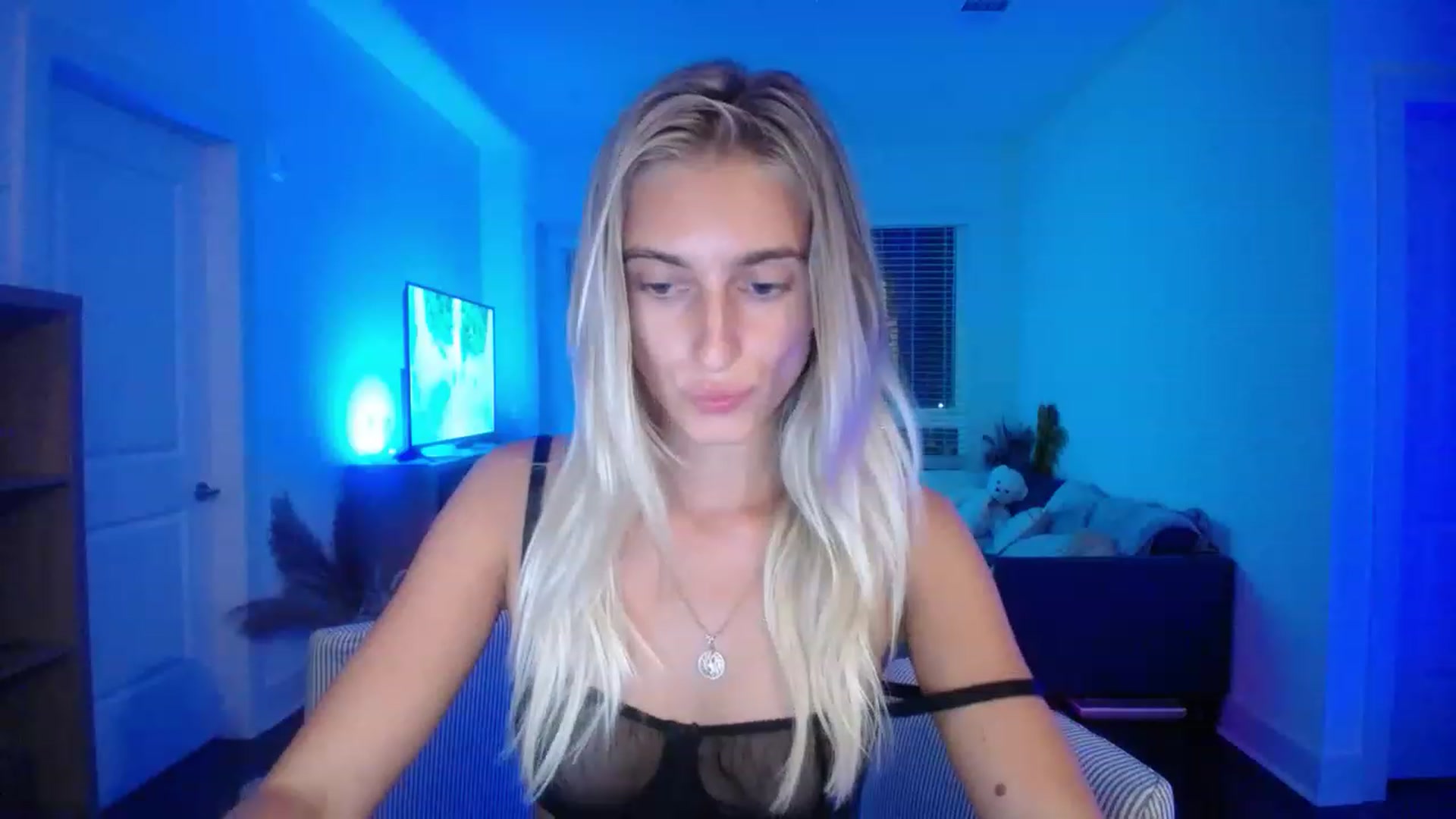 Gallery image thumbnail from Vodka_Queen's myfreecams stream on, 05/13/2023, 08:12 image 19 of 20