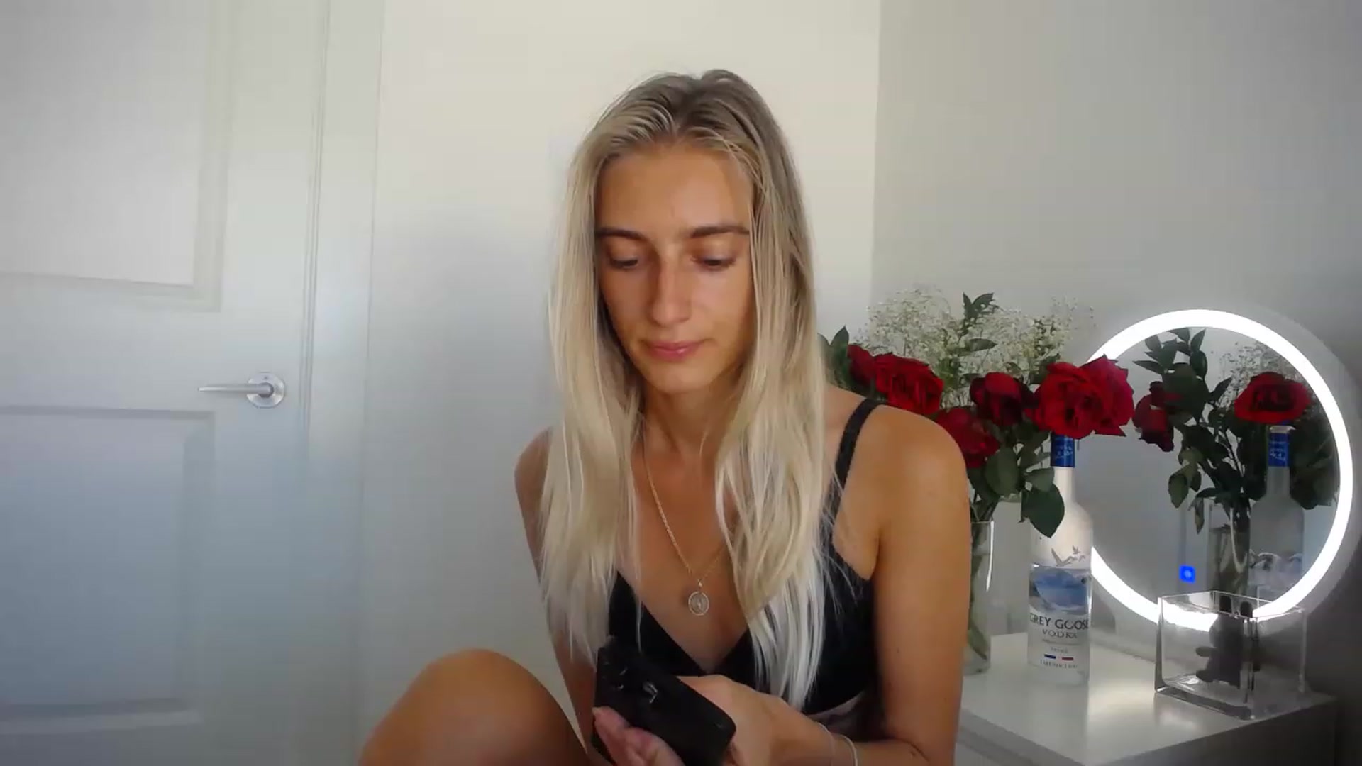 Gallery image thumbnail from Vodka_Queen's myfreecams stream on, 05/13/2023, 22:22 image 18 of 20
