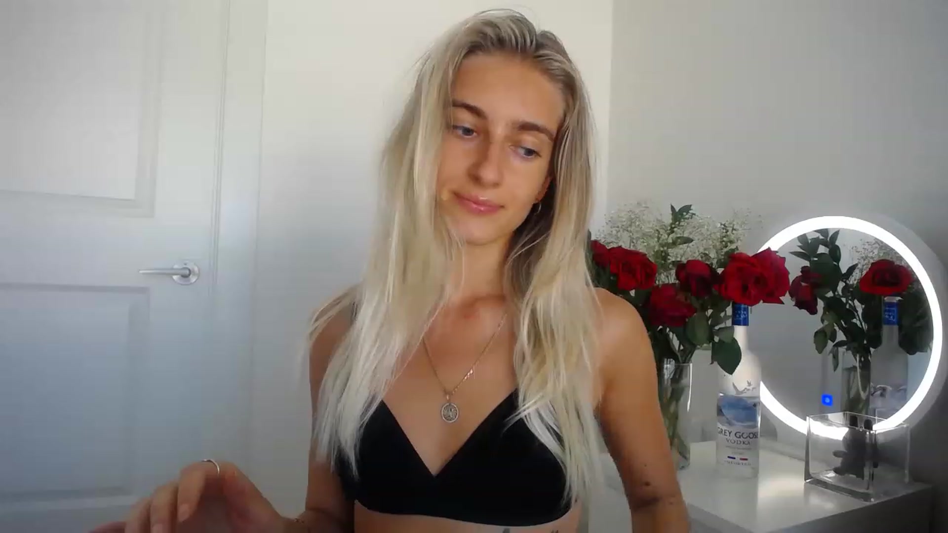 Gallery image thumbnail from Vodka_Queen's myfreecams stream on, 05/13/2023, 22:22 image 13 of 20