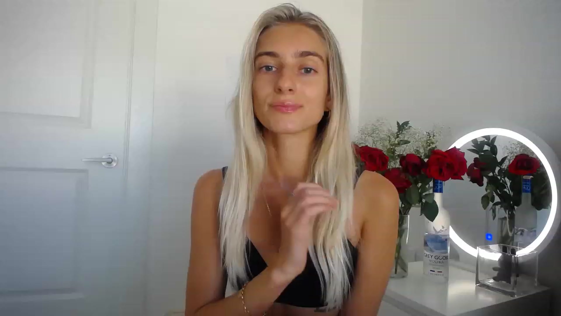 Gallery image thumbnail from Vodka_Queen's myfreecams stream on, 05/13/2023, 22:22 image 17 of 20