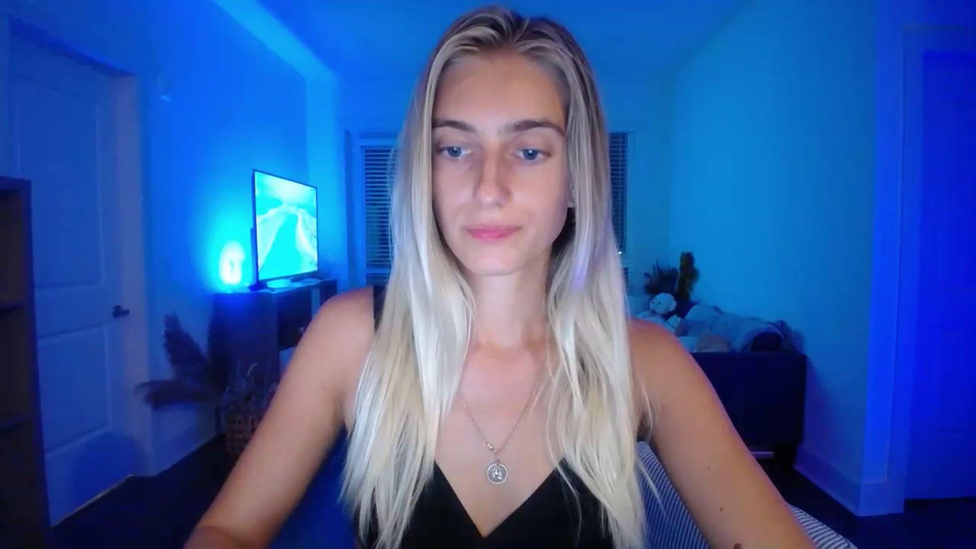 Gallery image thumbnail from Vodka_Queen's myfreecams stream on, 05/14/2023, 06:16 image 9 of 20