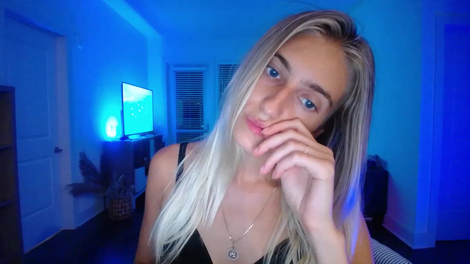 Gallery image thumbnail from Vodka_Queen's myfreecams stream on, 05/14/2023, 06:16 image 10 of 20