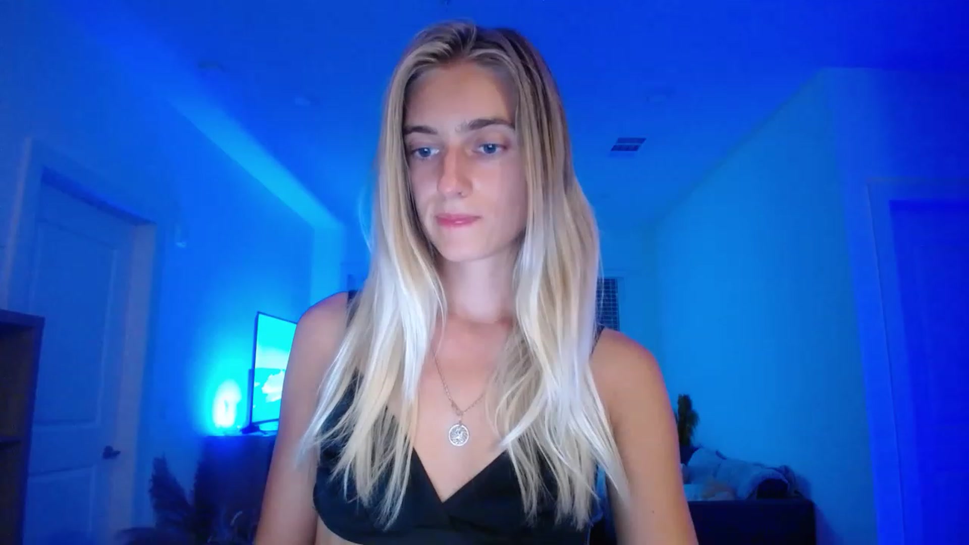 Gallery image thumbnail from Vodka_Queen's myfreecams stream on, 05/14/2023, 06:16 image 13 of 20