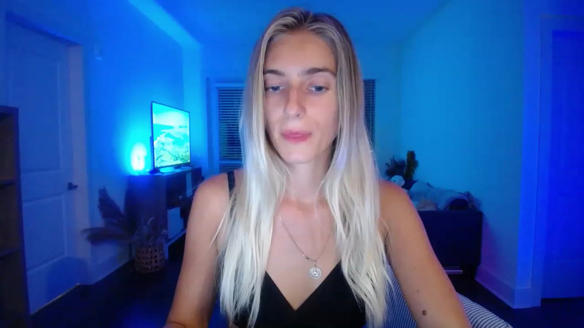 Gallery image thumbnail from Vodka_Queen's myfreecams stream on, 05/14/2023, 06:16 image 11 of 20