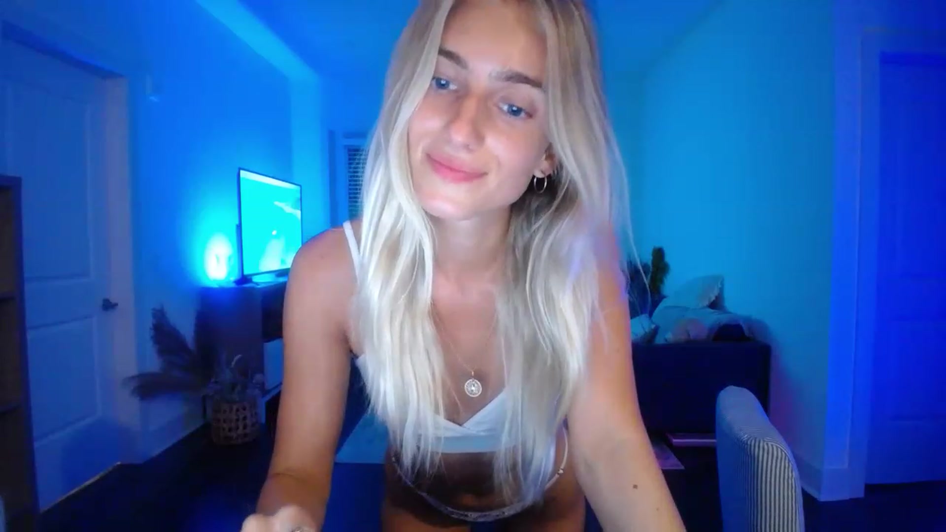 Gallery image thumbnail from Vodka_Queen's myfreecams stream on, 05/15/2023, 06:15 image 6 of 20
