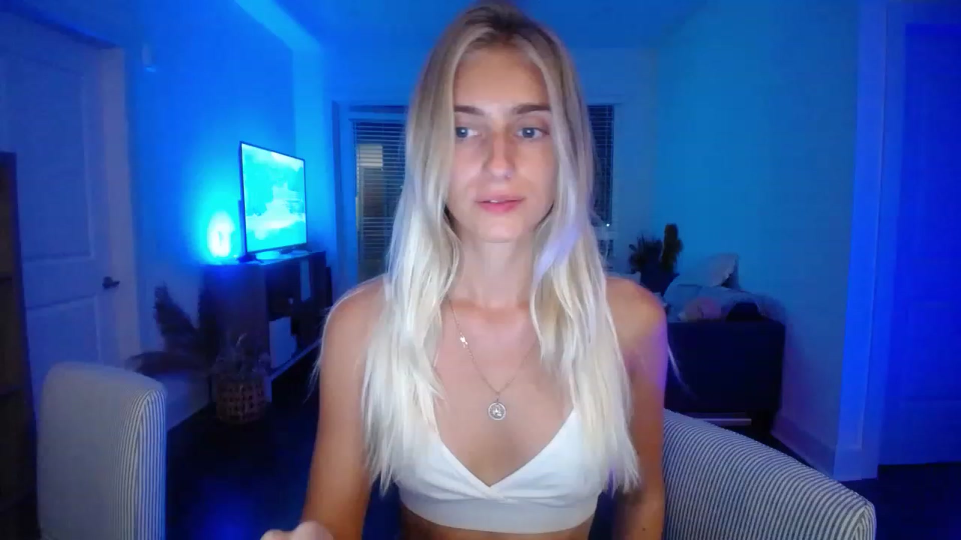 Gallery image thumbnail from Vodka_Queen's myfreecams stream on, 05/15/2023, 06:15 image 11 of 20