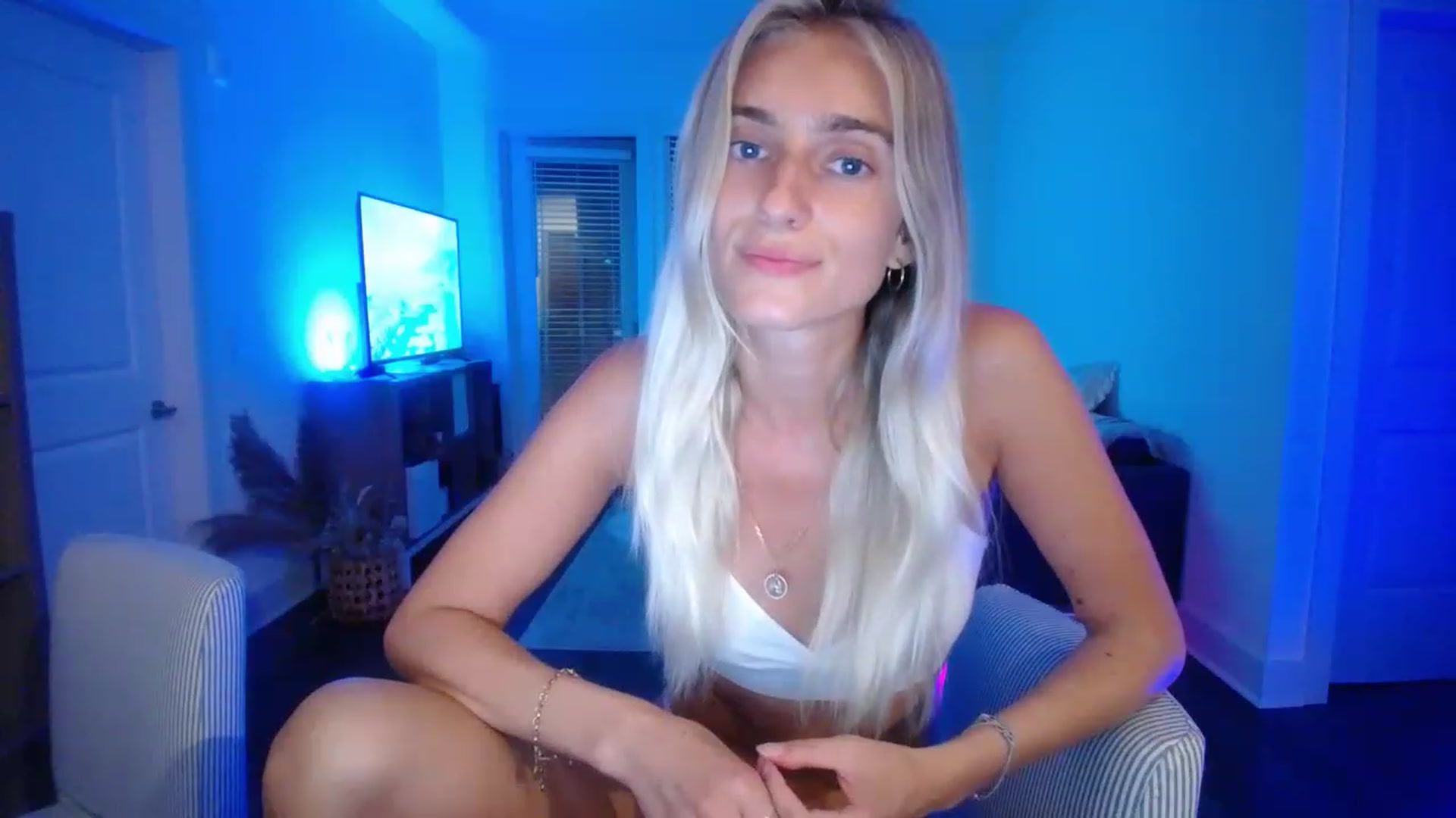 Gallery image thumbnail from Vodka_Queen's myfreecams stream on, 05/15/2023, 06:15 image 14 of 20
