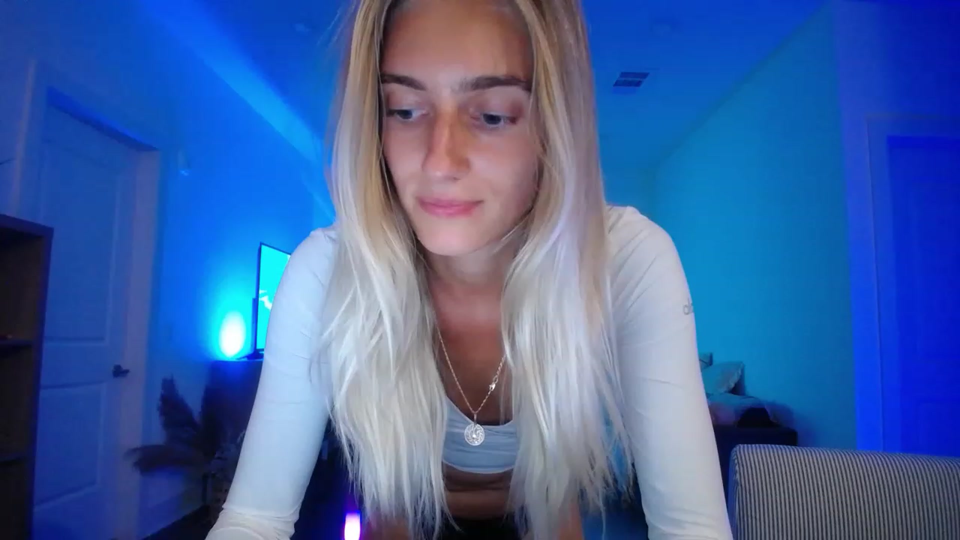 Gallery image thumbnail from Vodka_Queen's myfreecams stream on, 05/16/2023, 05:34 image 12 of 20