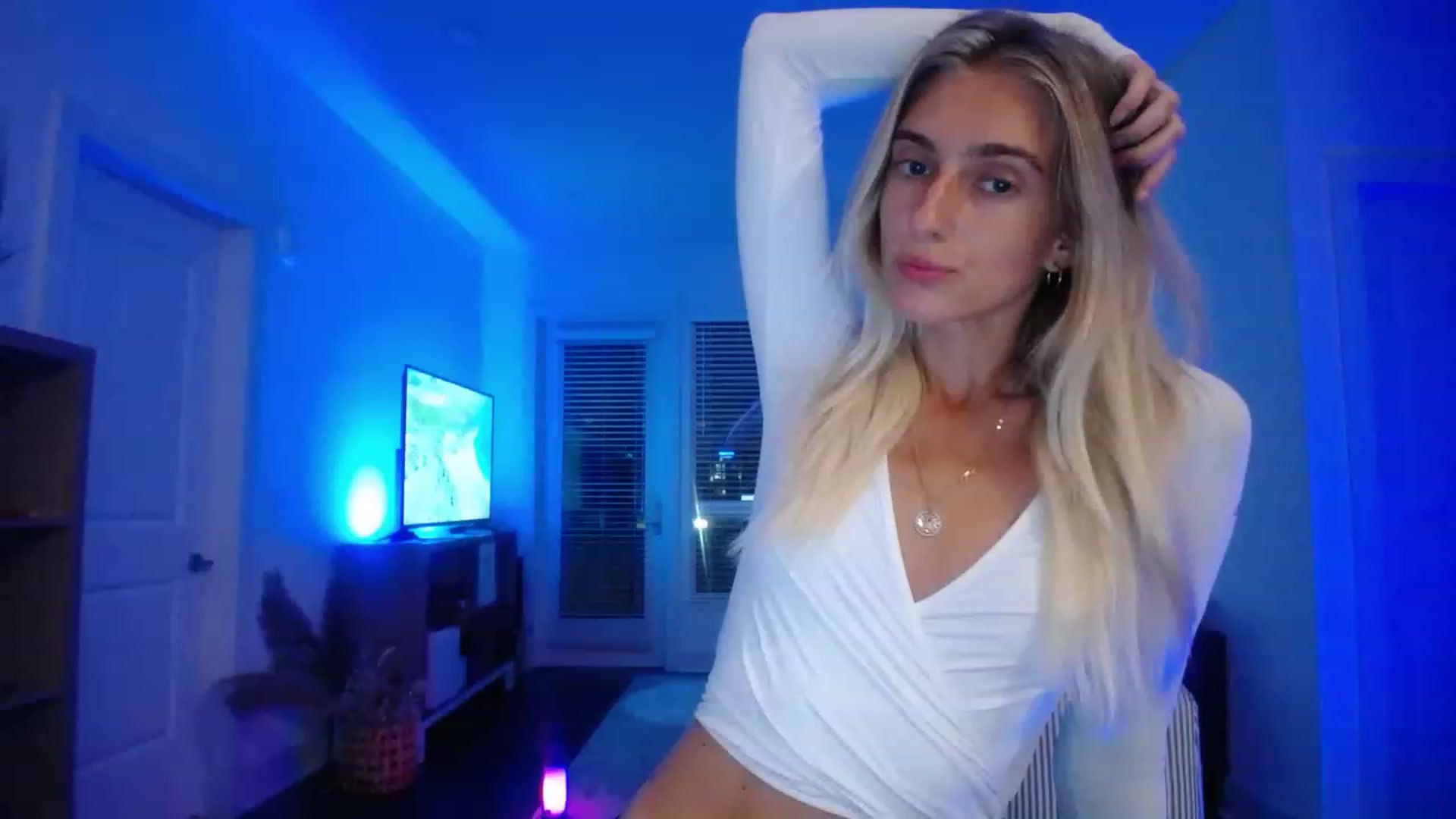 Gallery image thumbnail from Vodka_Queen's myfreecams stream on, 05/16/2023, 05:34 image 4 of 20