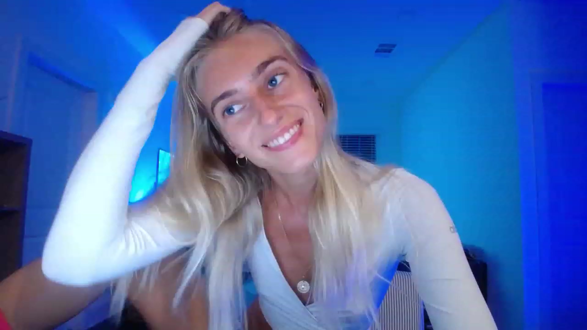 Gallery image thumbnail from Vodka_Queen's myfreecams stream on, 05/16/2023, 05:34 image 9 of 20