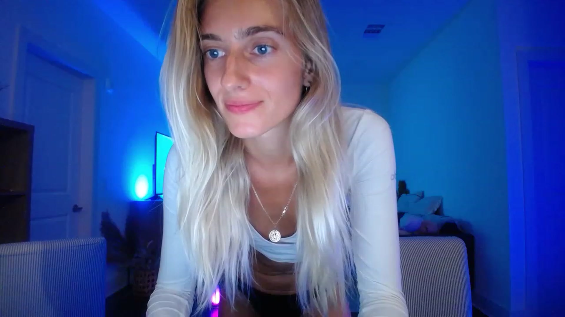Gallery image thumbnail from Vodka_Queen's myfreecams stream on, 05/16/2023, 06:17 image 7 of 20