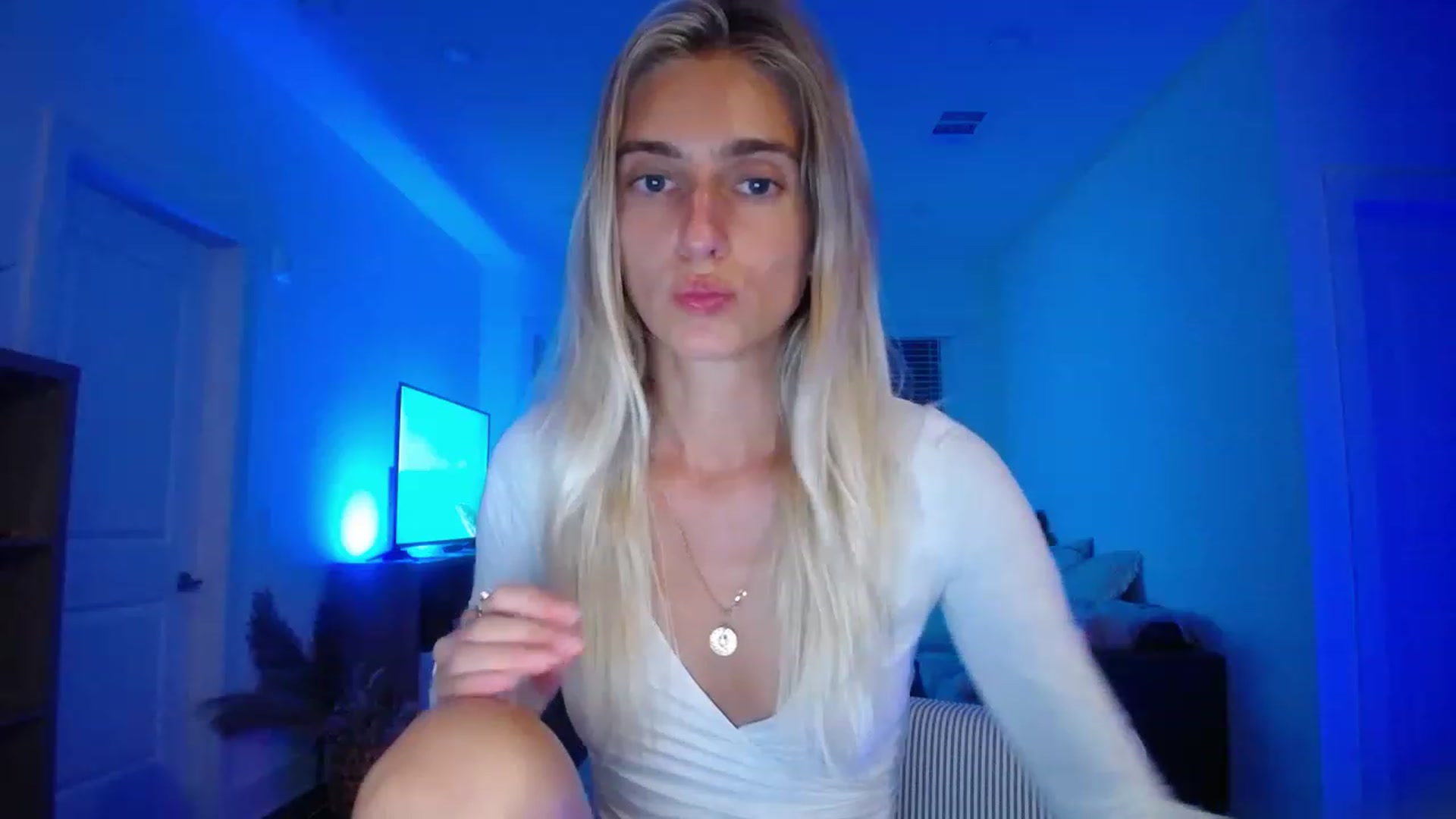 Gallery image thumbnail from Vodka_Queen's myfreecams stream on, 05/16/2023, 07:43 image 20 of 20