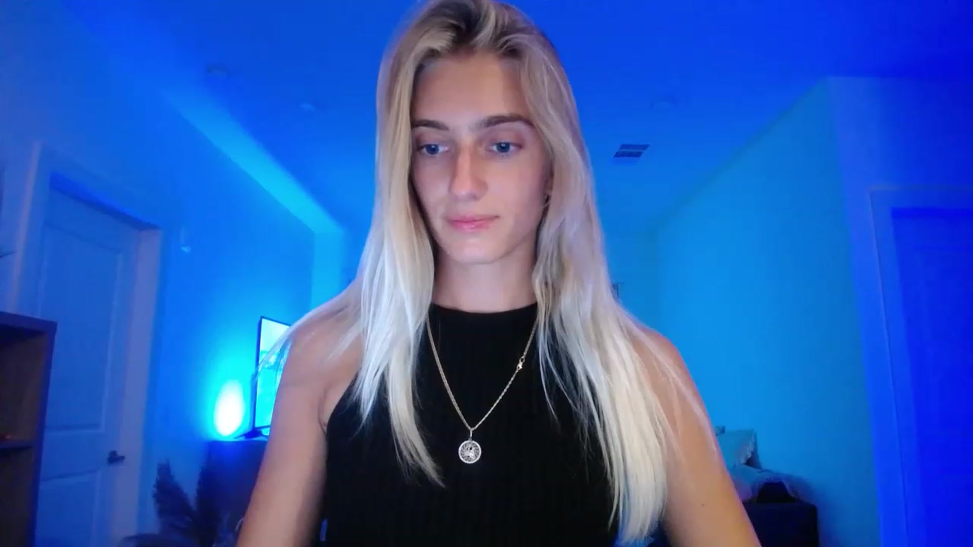 Gallery image thumbnail from Vodka_Queen's myfreecams stream on, 05/18/2023, 06:15 image 2 of 20