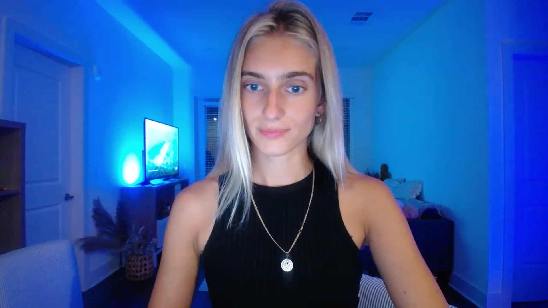 Gallery image thumbnail from Vodka_Queen's myfreecams stream on, 05/18/2023, 06:15 image 19 of 20