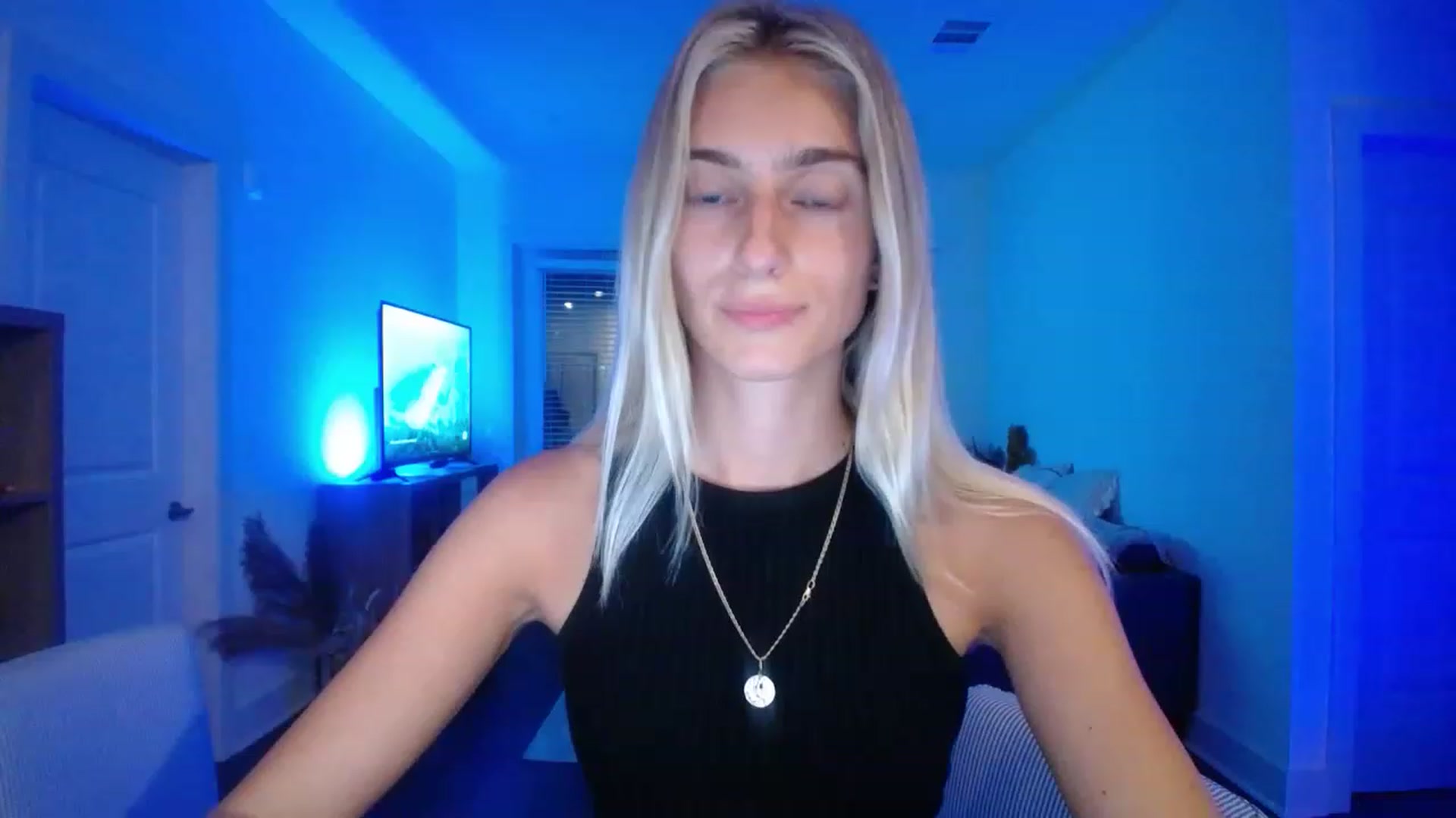 Gallery image thumbnail from Vodka_Queen's myfreecams stream on, 05/18/2023, 06:15 image 13 of 20
