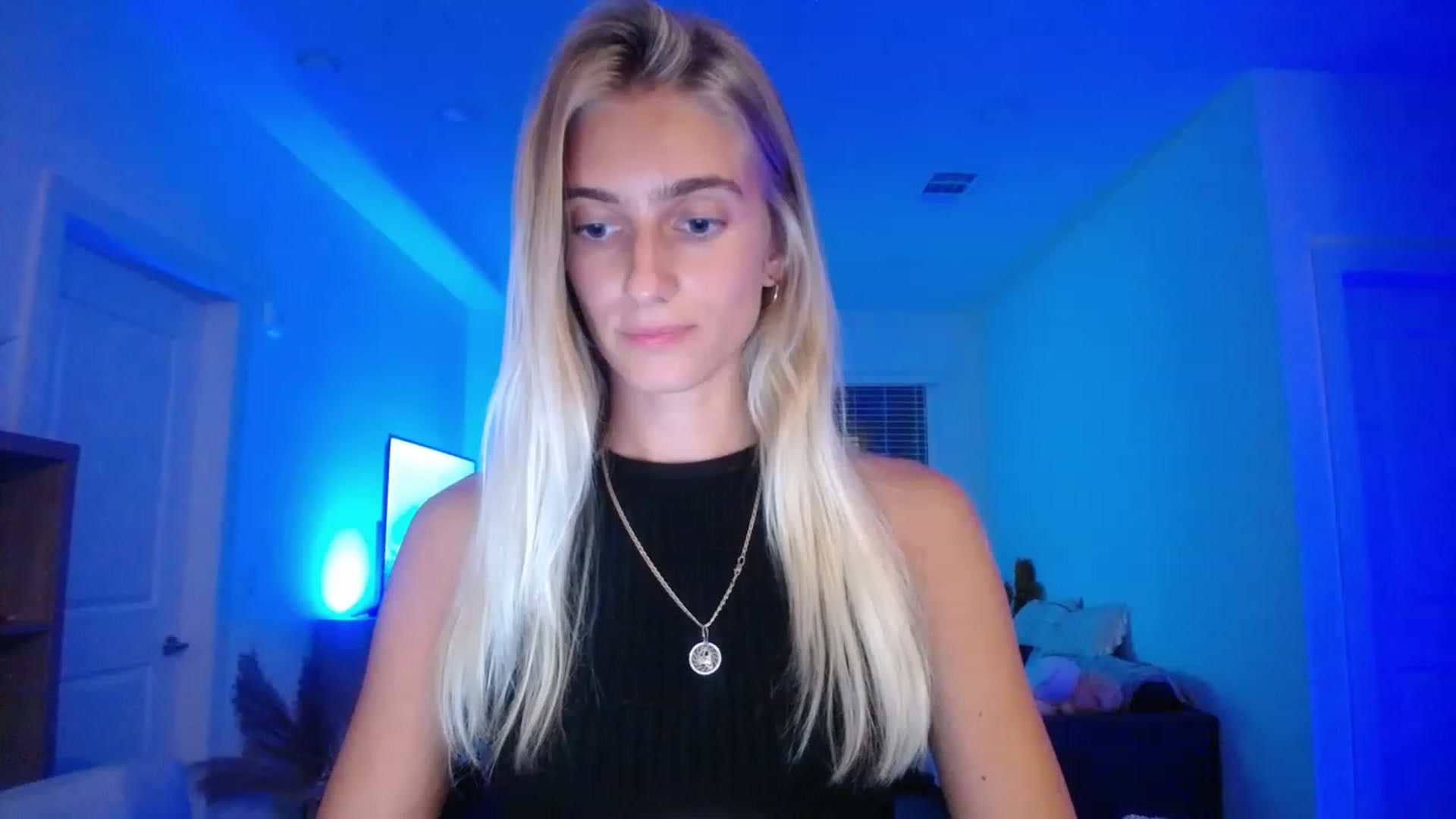Gallery image thumbnail from Vodka_Queen's myfreecams stream on, 05/18/2023, 06:15 image 15 of 20