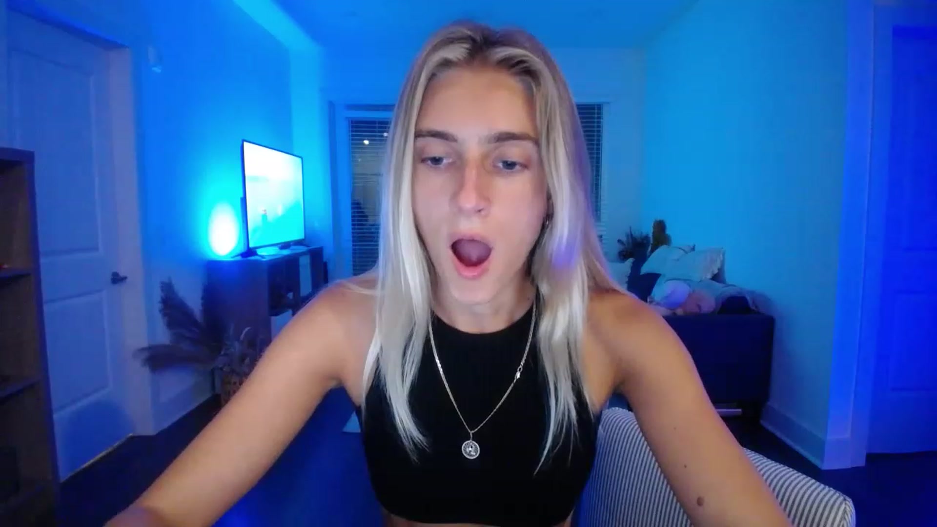 Gallery image thumbnail from Vodka_Queen's myfreecams stream on, 05/18/2023, 06:15 image 3 of 20