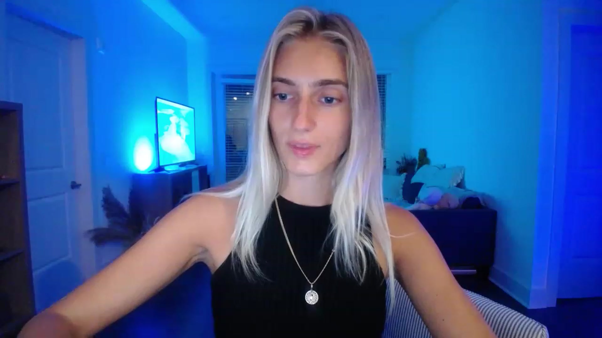 Gallery image thumbnail from Vodka_Queen's myfreecams stream on, 05/18/2023, 06:15 image 7 of 20