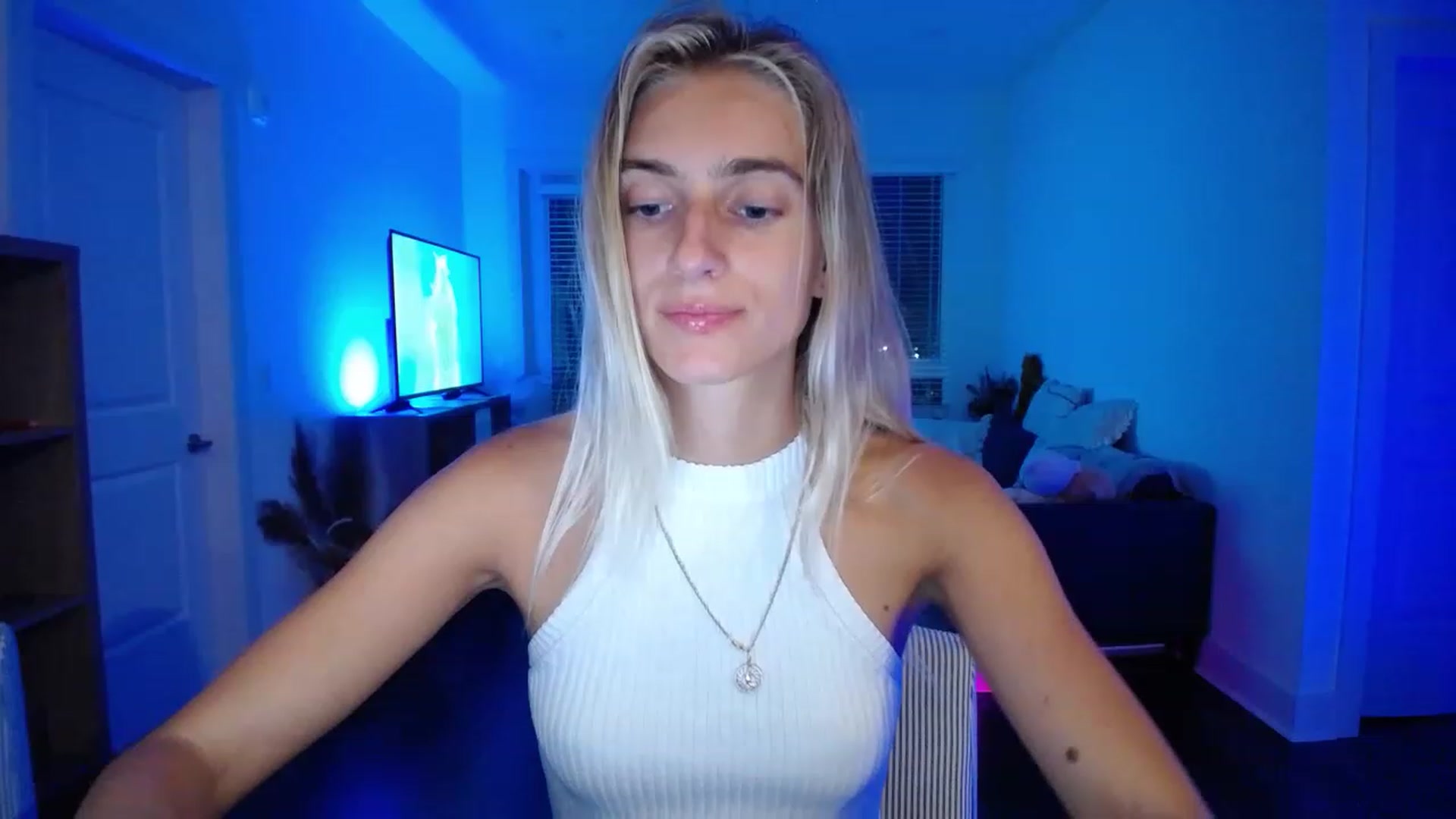 Gallery image thumbnail from Vodka_Queen's myfreecams stream on, 05/20/2023, 05:28 image 9 of 20