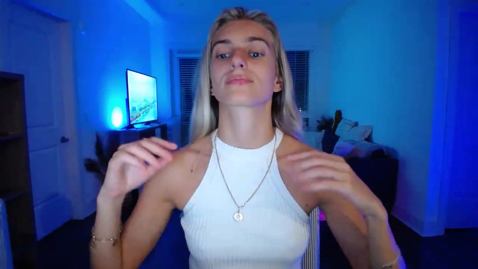 Gallery image thumbnail from Vodka_Queen's myfreecams stream on, 05/20/2023, 05:28 image 6 of 20
