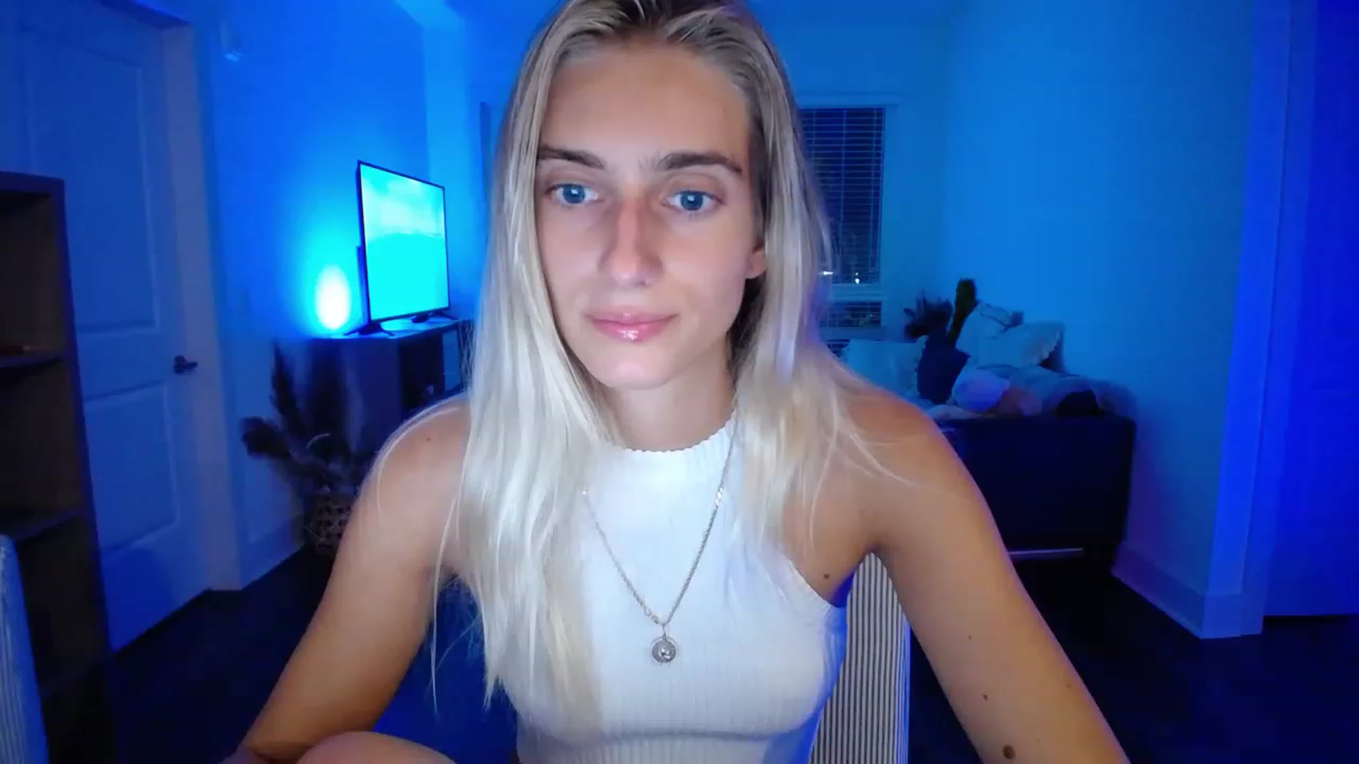 Gallery image thumbnail from Vodka_Queen's myfreecams stream on, 05/20/2023, 05:28 image 5 of 20