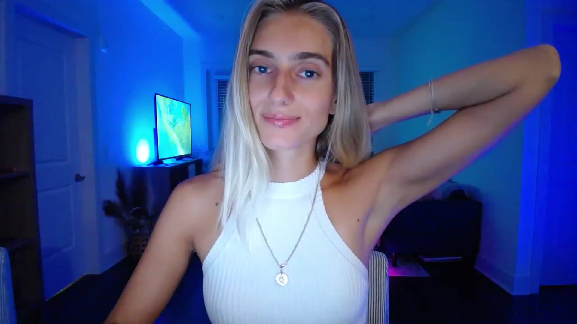 Gallery image thumbnail from Vodka_Queen's myfreecams stream on, 05/20/2023, 05:28 image 19 of 20