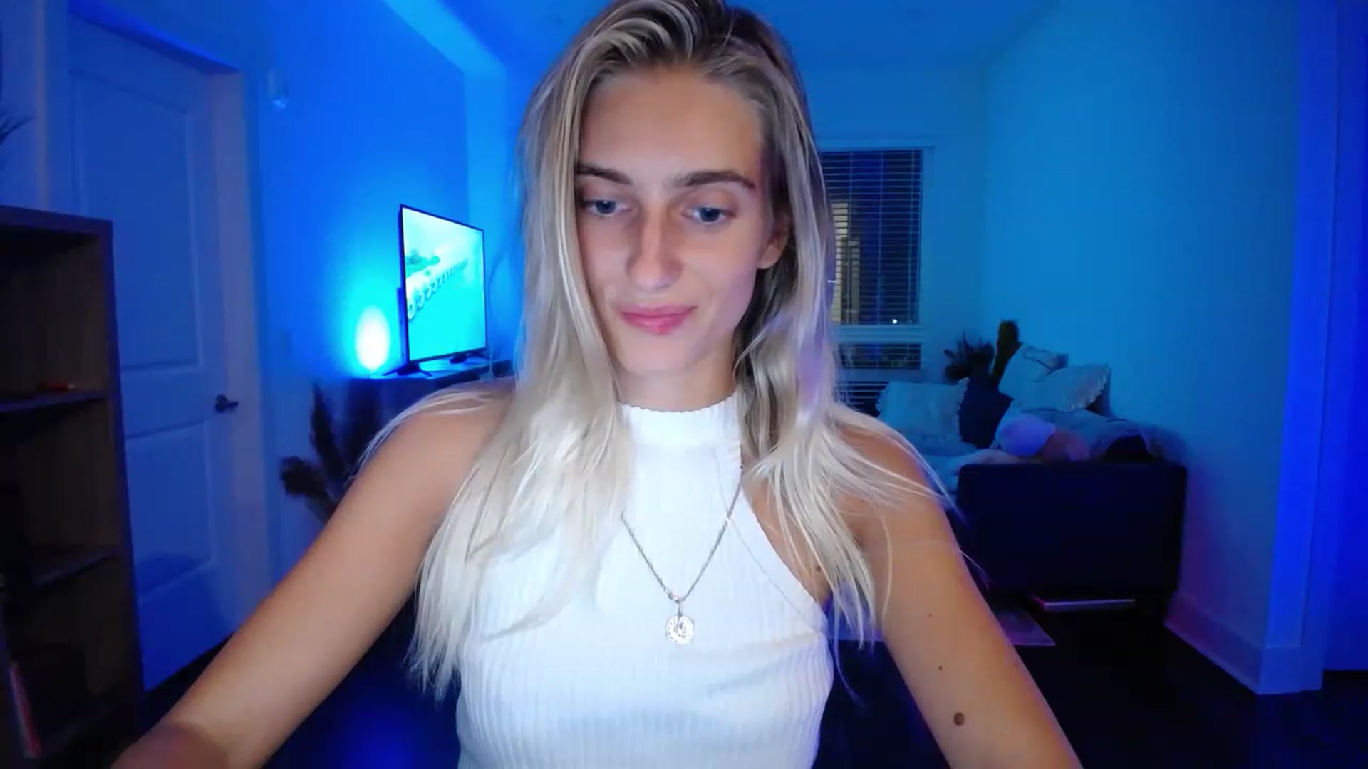 Gallery image thumbnail from Vodka_Queen's myfreecams stream on, 05/20/2023, 08:29 image 20 of 20