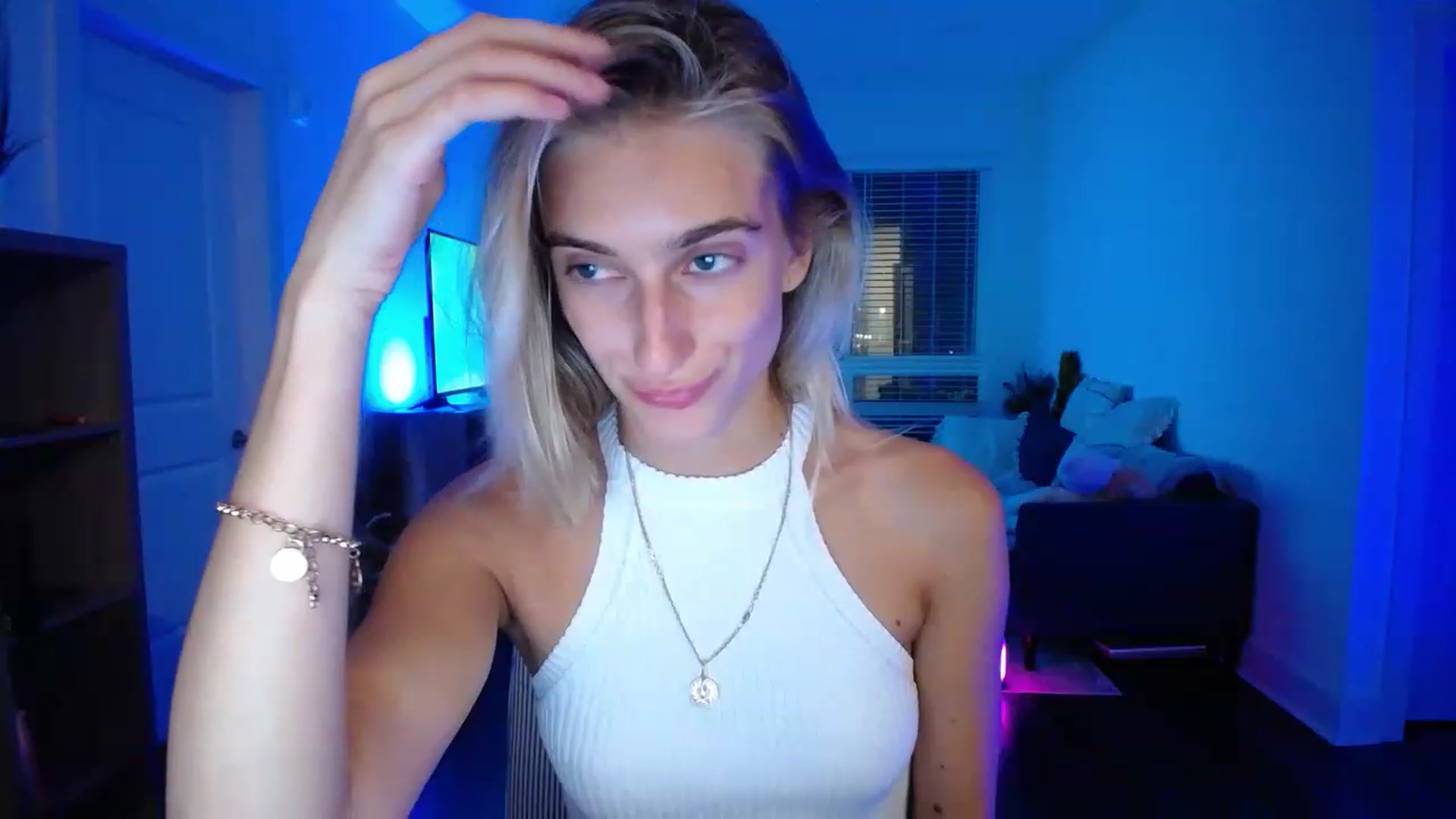 Gallery image thumbnail from Vodka_Queen's myfreecams stream on, 05/20/2023, 10:08 image 8 of 20