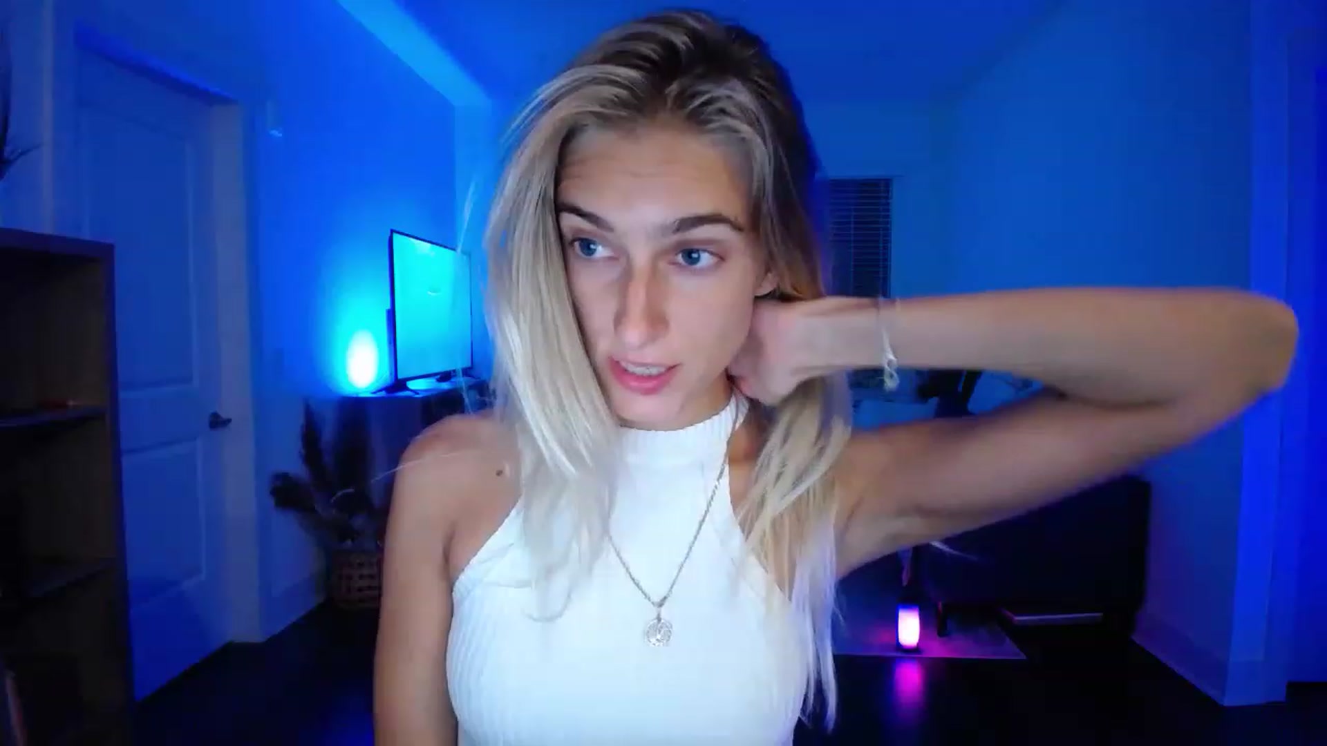 Gallery image thumbnail from Vodka_Queen's myfreecams stream on, 05/20/2023, 10:08 image 3 of 20