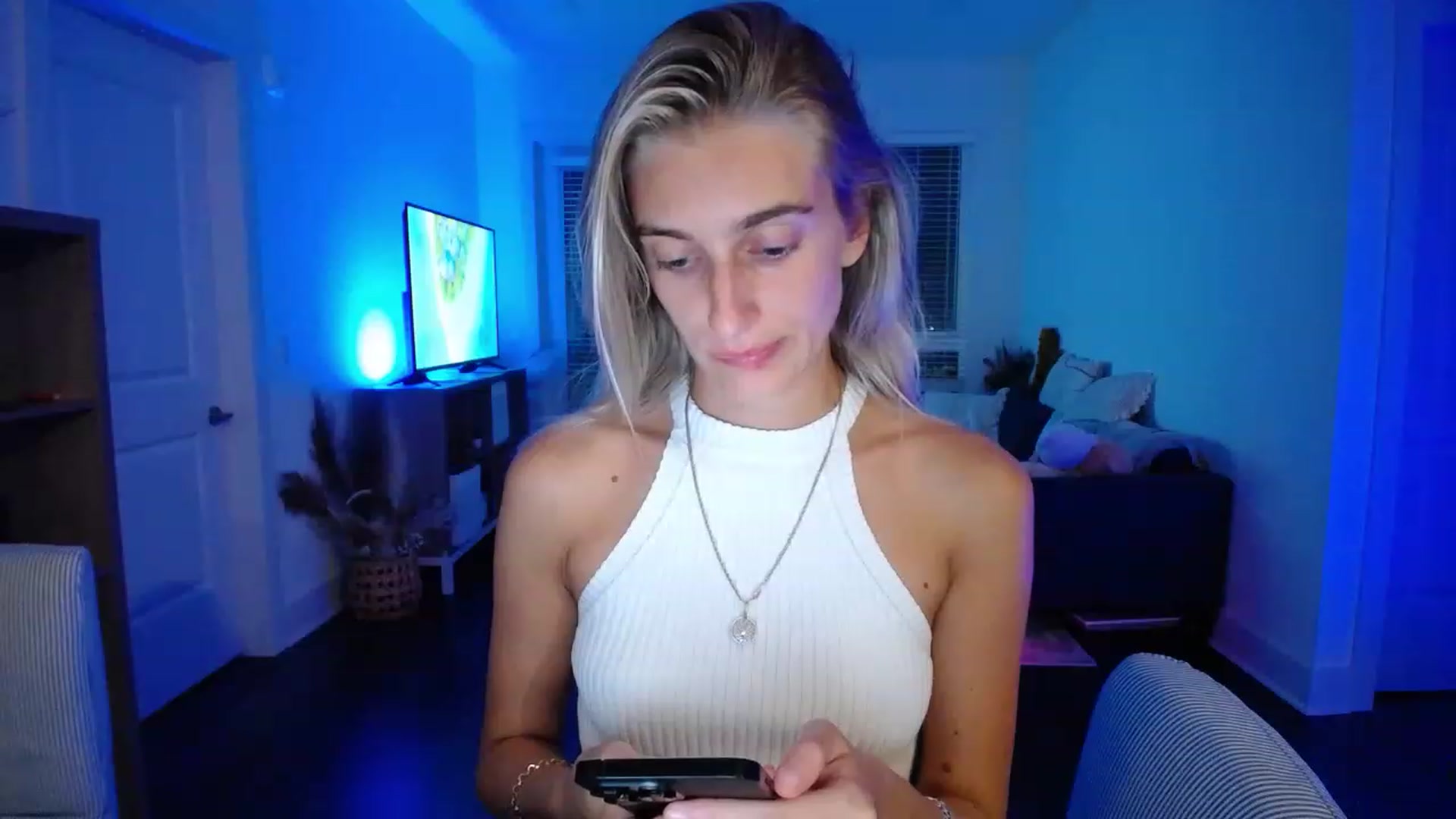 Gallery image thumbnail from Vodka_Queen's myfreecams stream on, 05/20/2023, 10:08 image 20 of 20