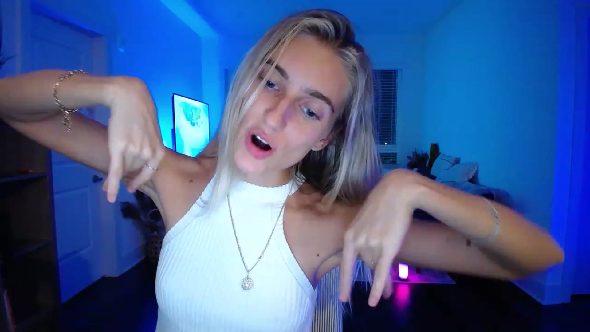 Gallery image thumbnail from Vodka_Queen's myfreecams stream on, 05/20/2023, 10:08 image 5 of 20