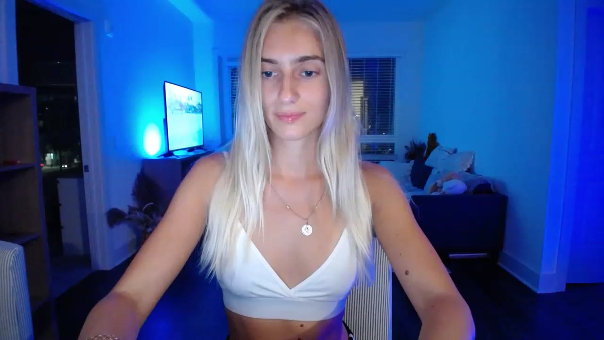 Gallery image thumbnail from Vodka_Queen's myfreecams stream on, 05/21/2023, 07:39 image 15 of 20
