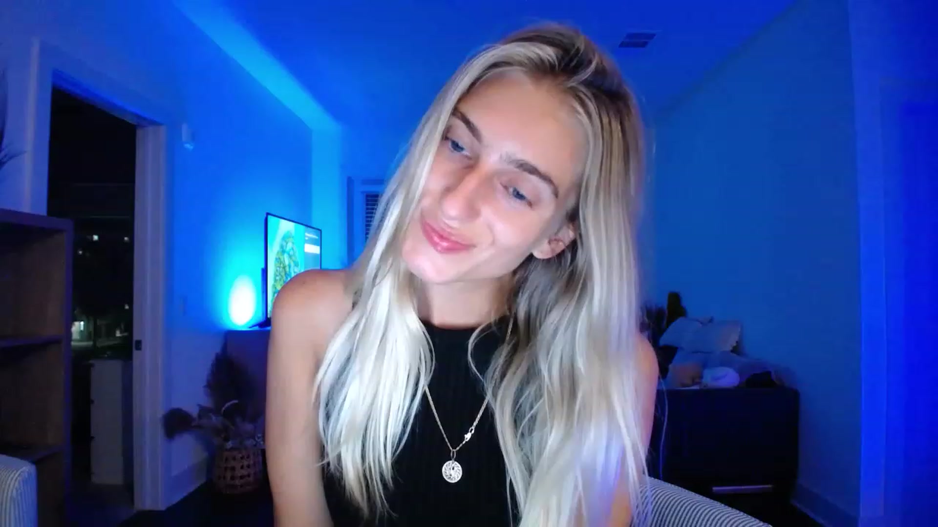 Gallery image thumbnail from Vodka_Queen's myfreecams stream on, 05/22/2023, 04:37 image 6 of 20