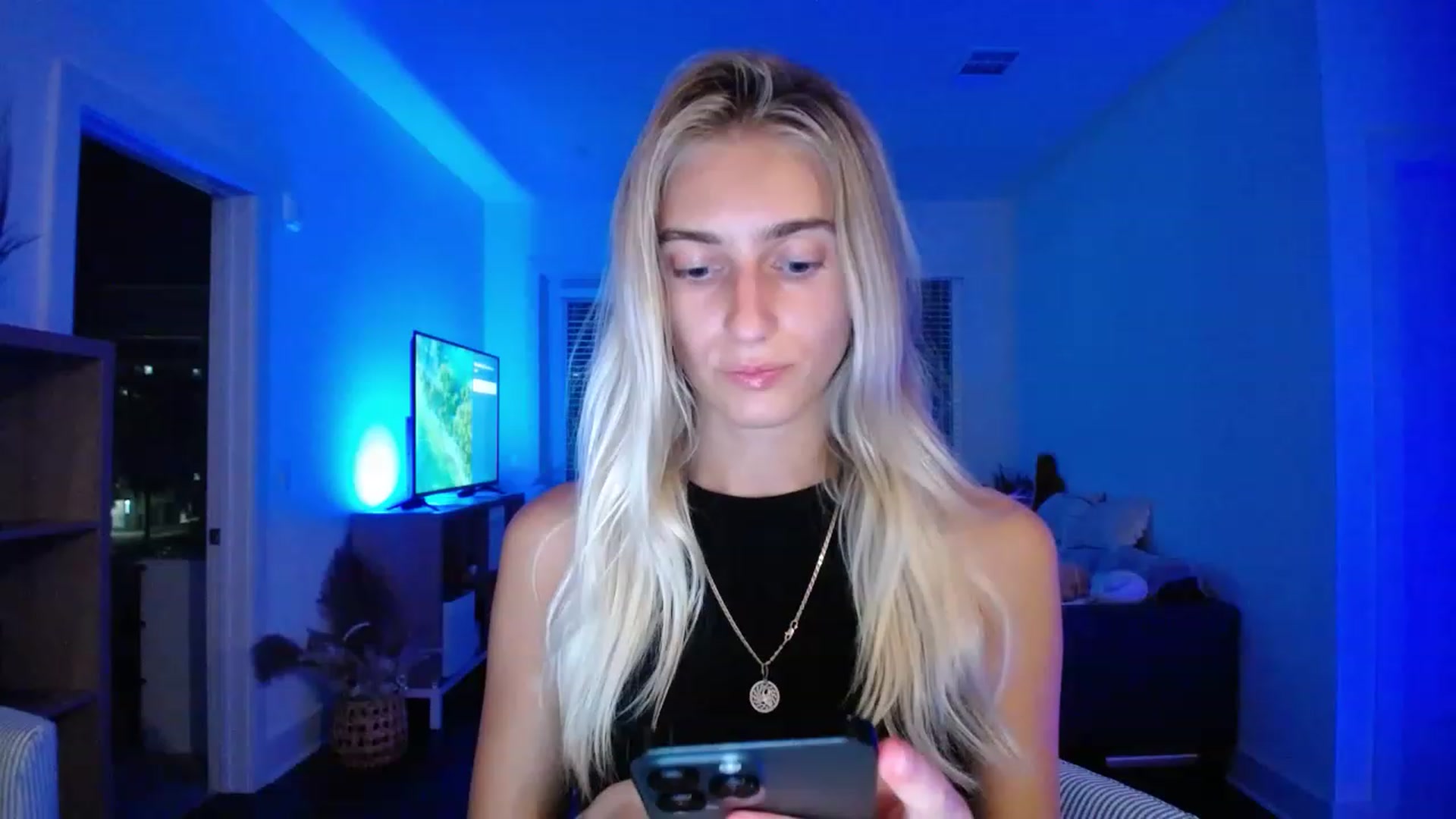 Gallery image thumbnail from Vodka_Queen's myfreecams stream on, 05/22/2023, 04:37 image 3 of 20