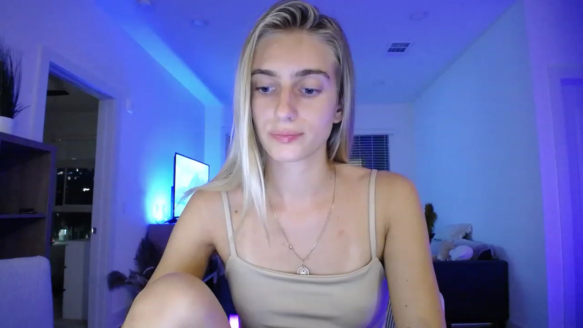 Gallery image thumbnail from Vodka_Queen's myfreecams stream on, 06/01/2023, 07:32 image 2 of 20