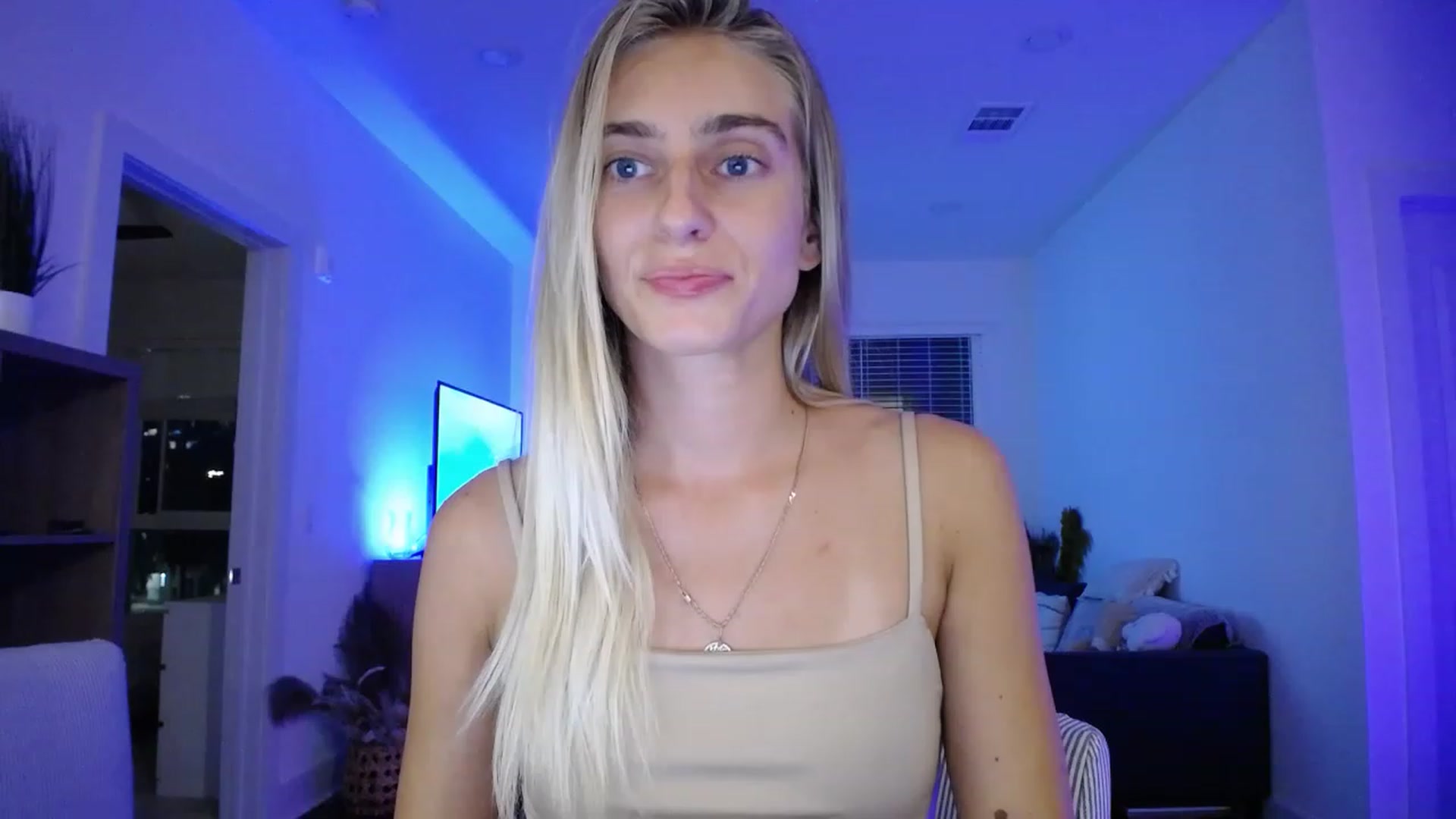Gallery image thumbnail from Vodka_Queen's myfreecams stream on, 06/01/2023, 07:32 image 5 of 20