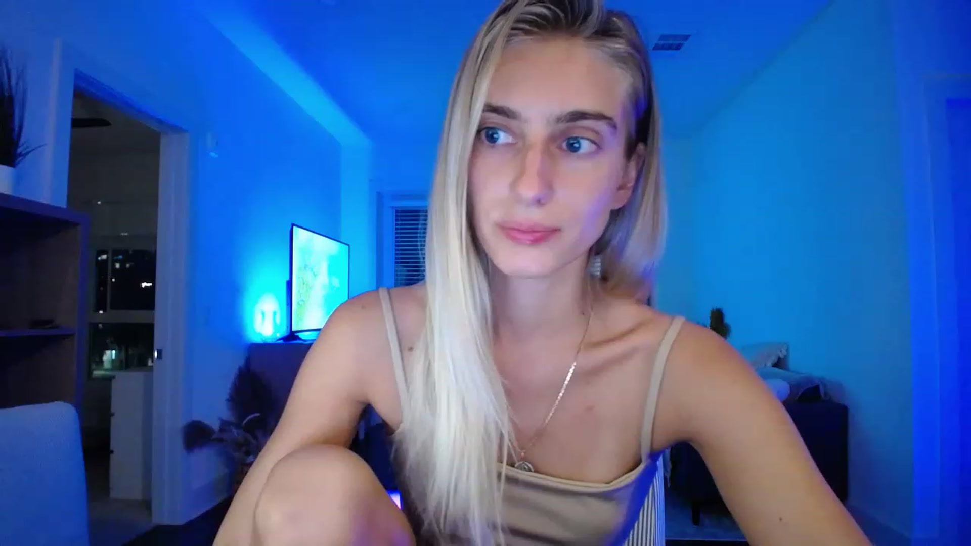 Gallery image thumbnail from Vodka_Queen's myfreecams stream on, 06/01/2023, 07:32 image 15 of 20