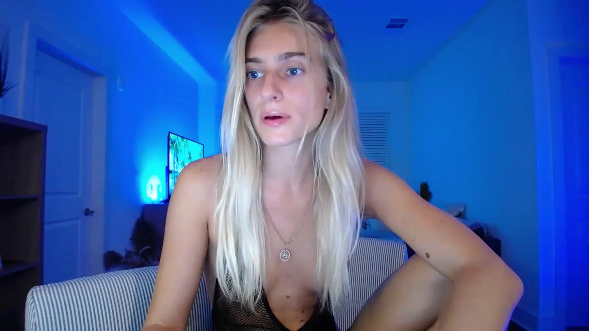 Gallery image thumbnail from Vodka_Queen's myfreecams stream on, 06/02/2023, 08:58 image 8 of 20