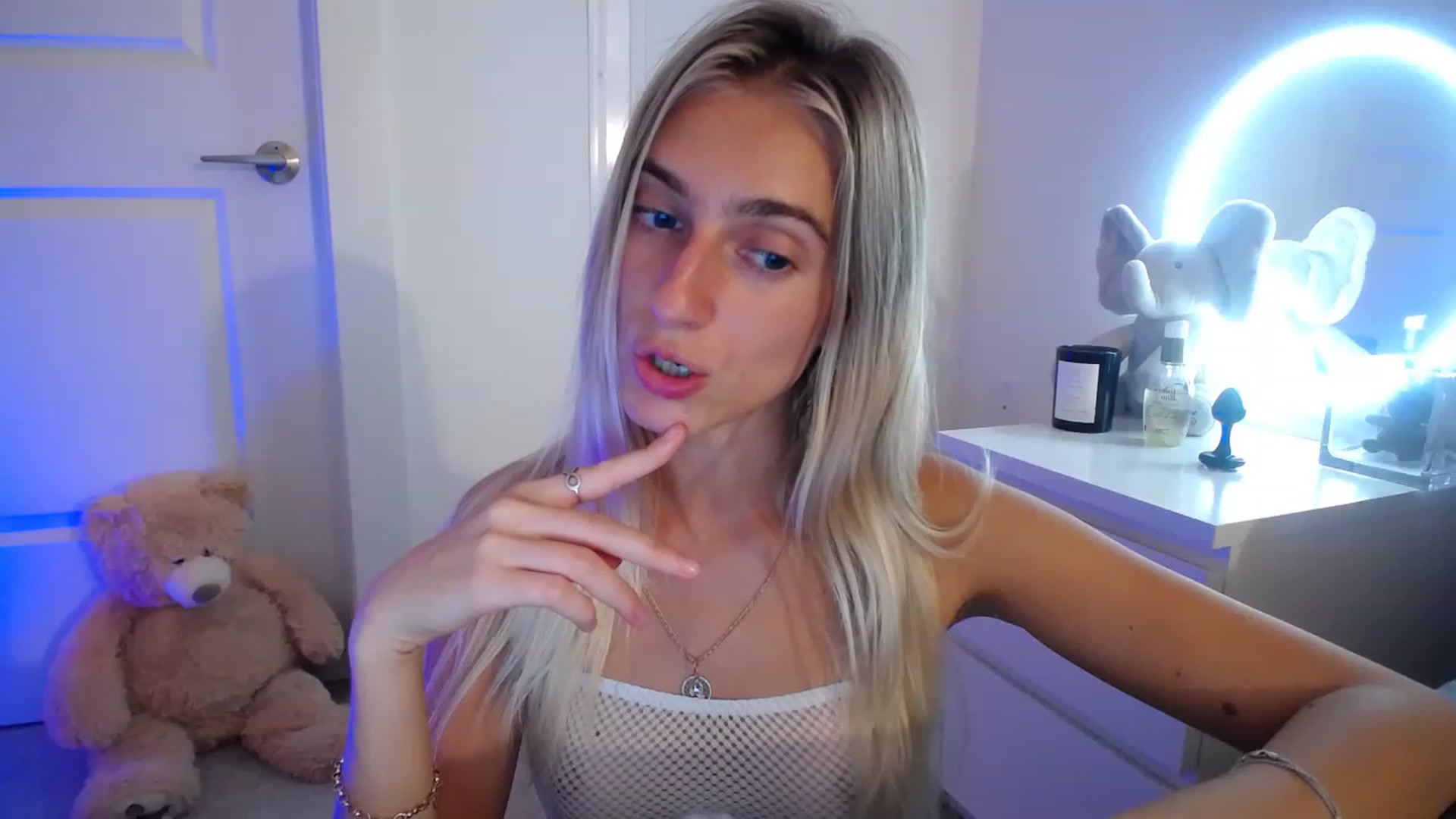 Gallery image thumbnail from Vodka_Queen's myfreecams stream on, 06/05/2023, 04:42 image 19 of 20
